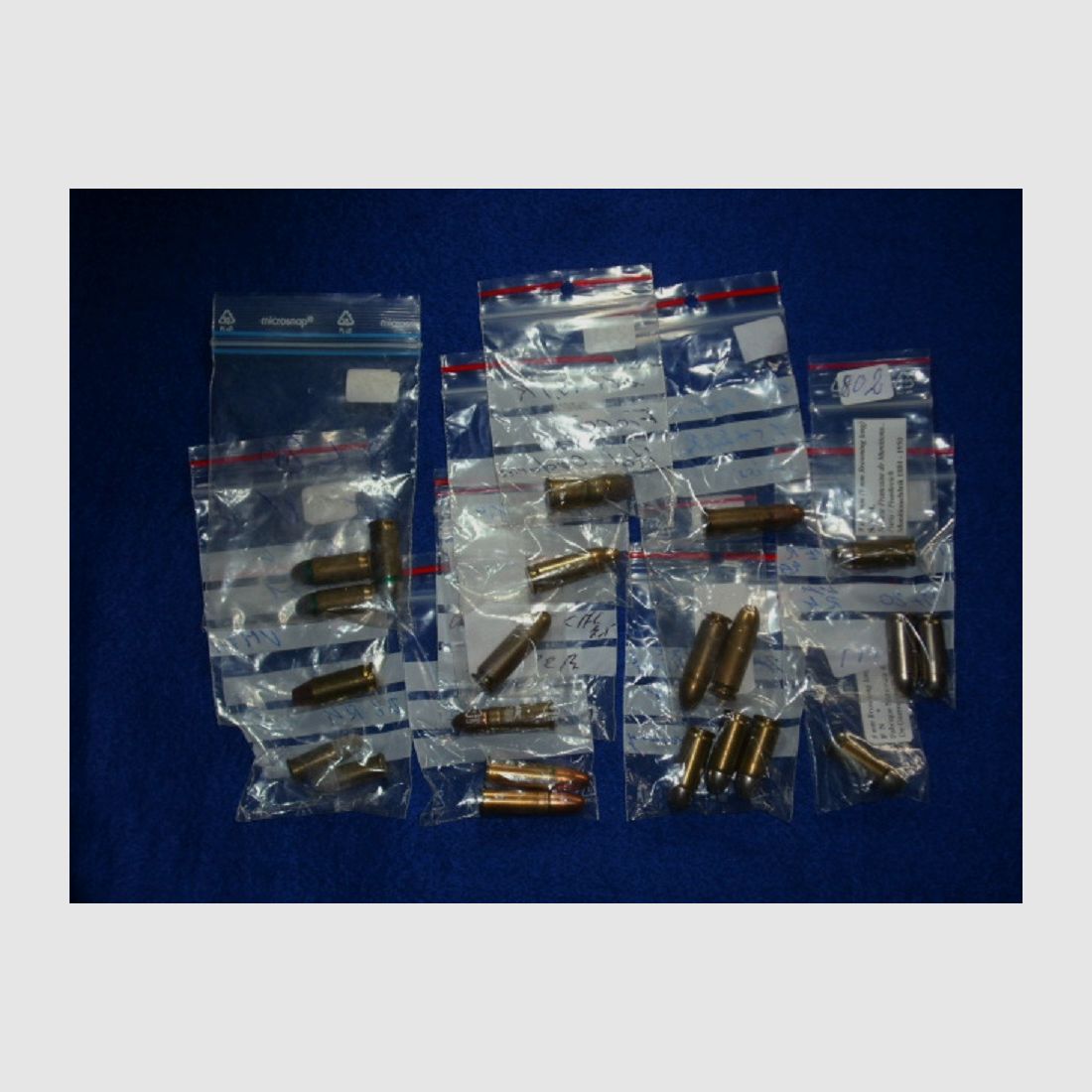 Lot de munitions pour armes de poing