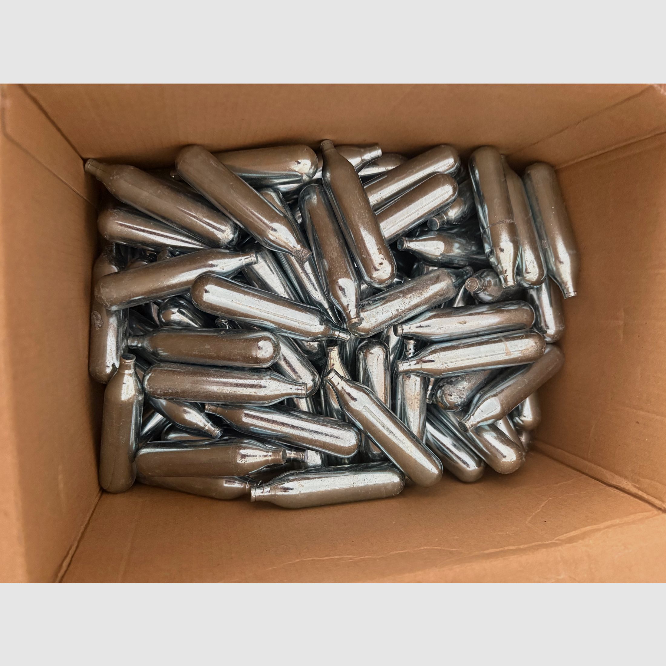 Paintball-set met 100 CO₂-capsules en paintballs