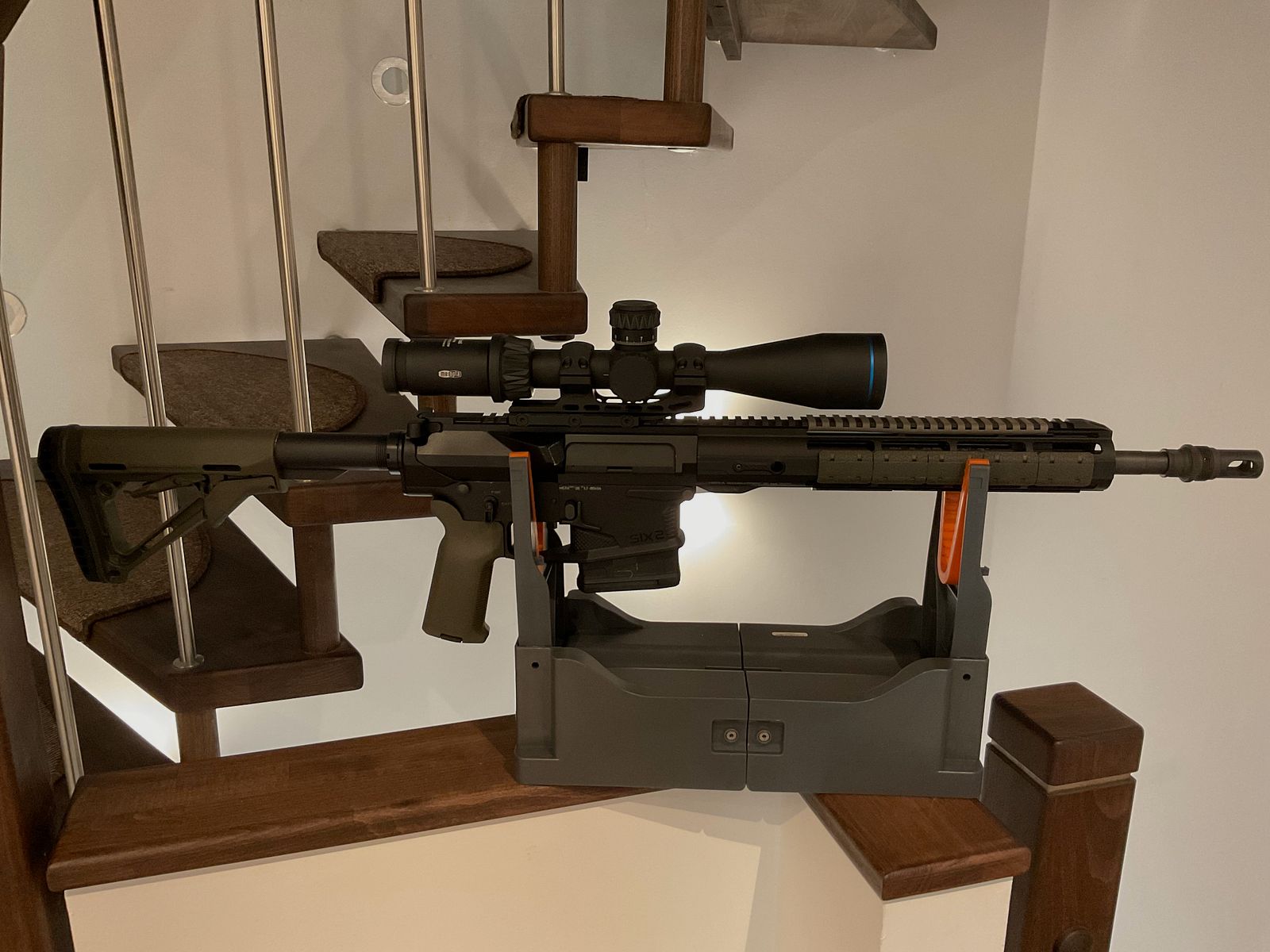 Hera Arms 7SIX2 14,5 Zoll im Kaliber .308 incl. Meopta Zielfernrohr Optika6 3–18x50 RD SFP und Zubehör 