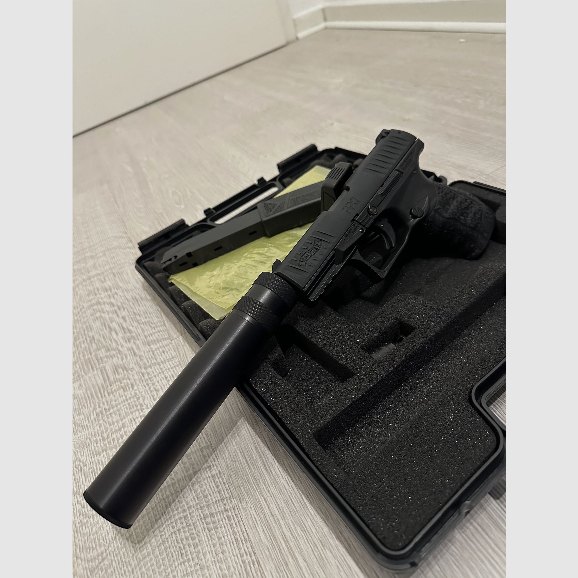 Walther PPQ Navy met 33 schots magazijn