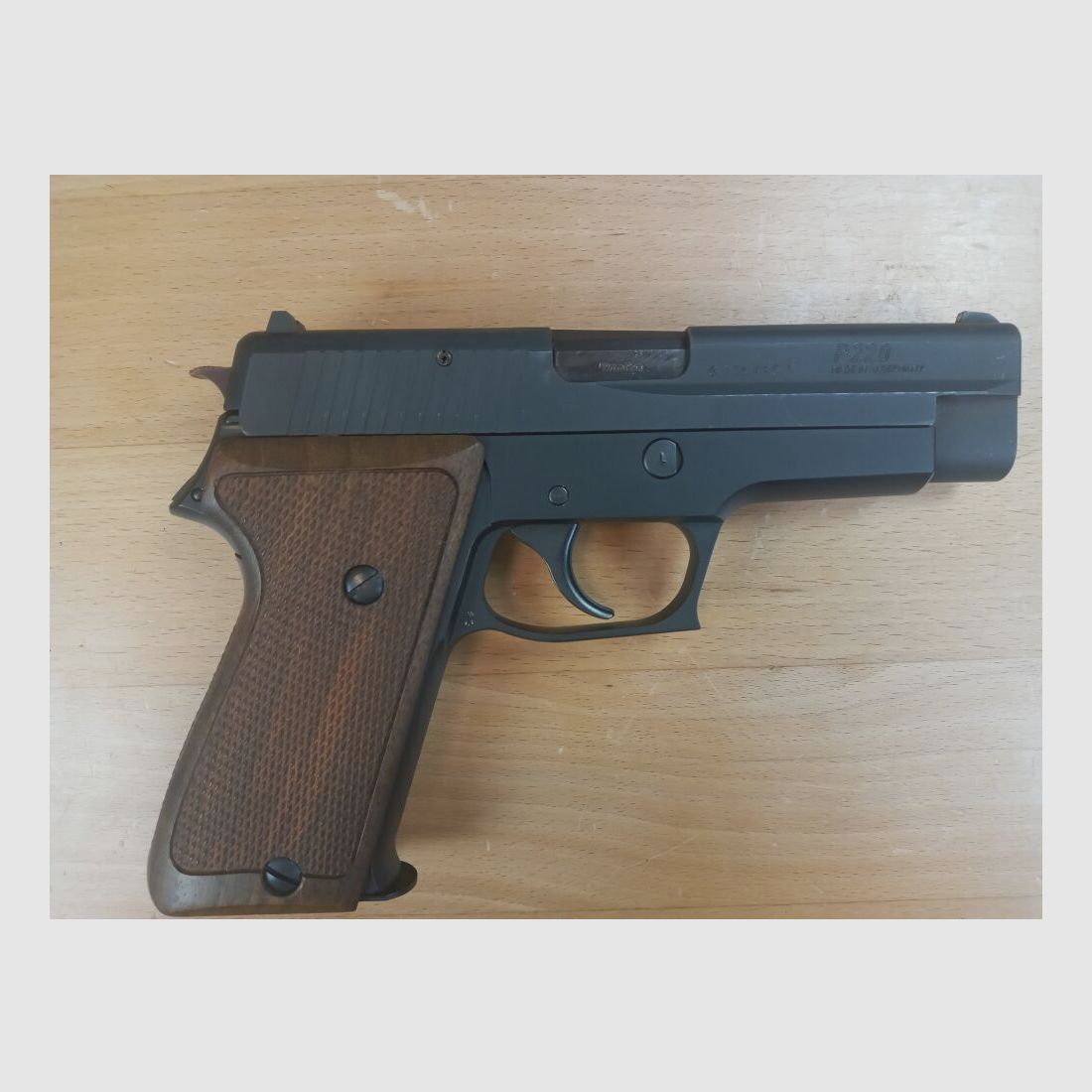Sig Sauer P 220