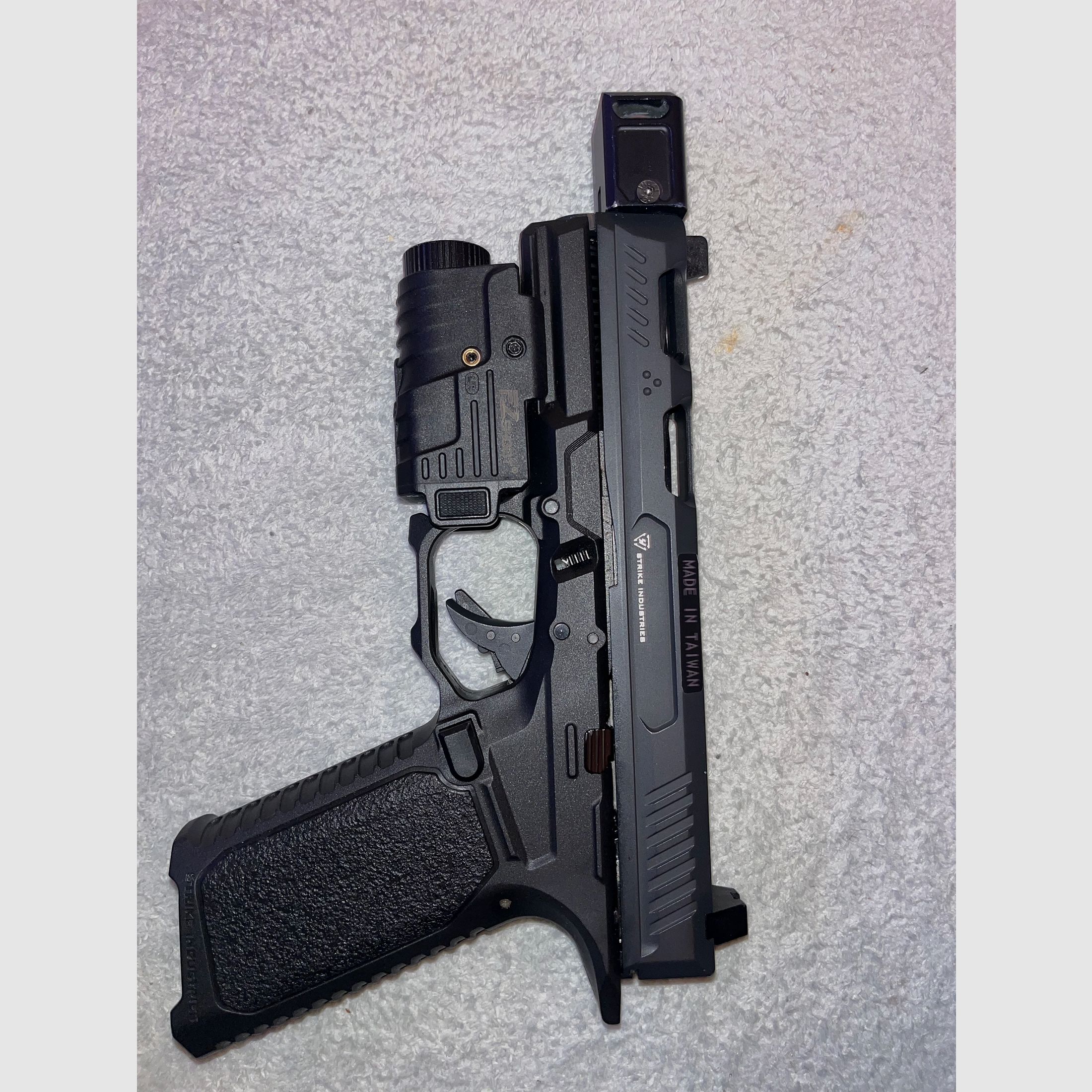 Glock 17 gen 4 ( Strike Industrie)