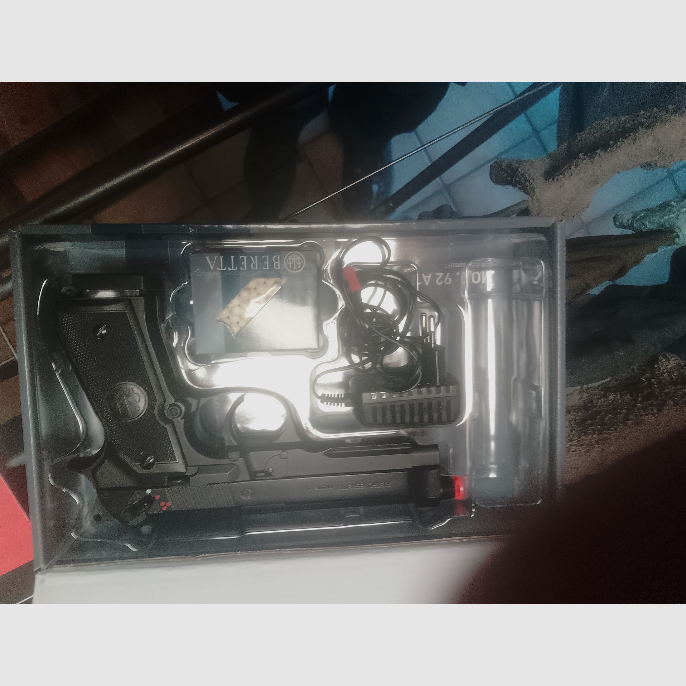 16 Lang- und Kurzwaffen