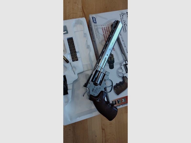 CO2 Revolver DAN WESSON 8"