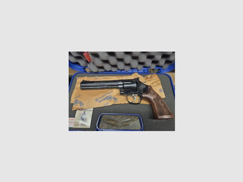 Smith & Wesson 586 6" .357 Mag.