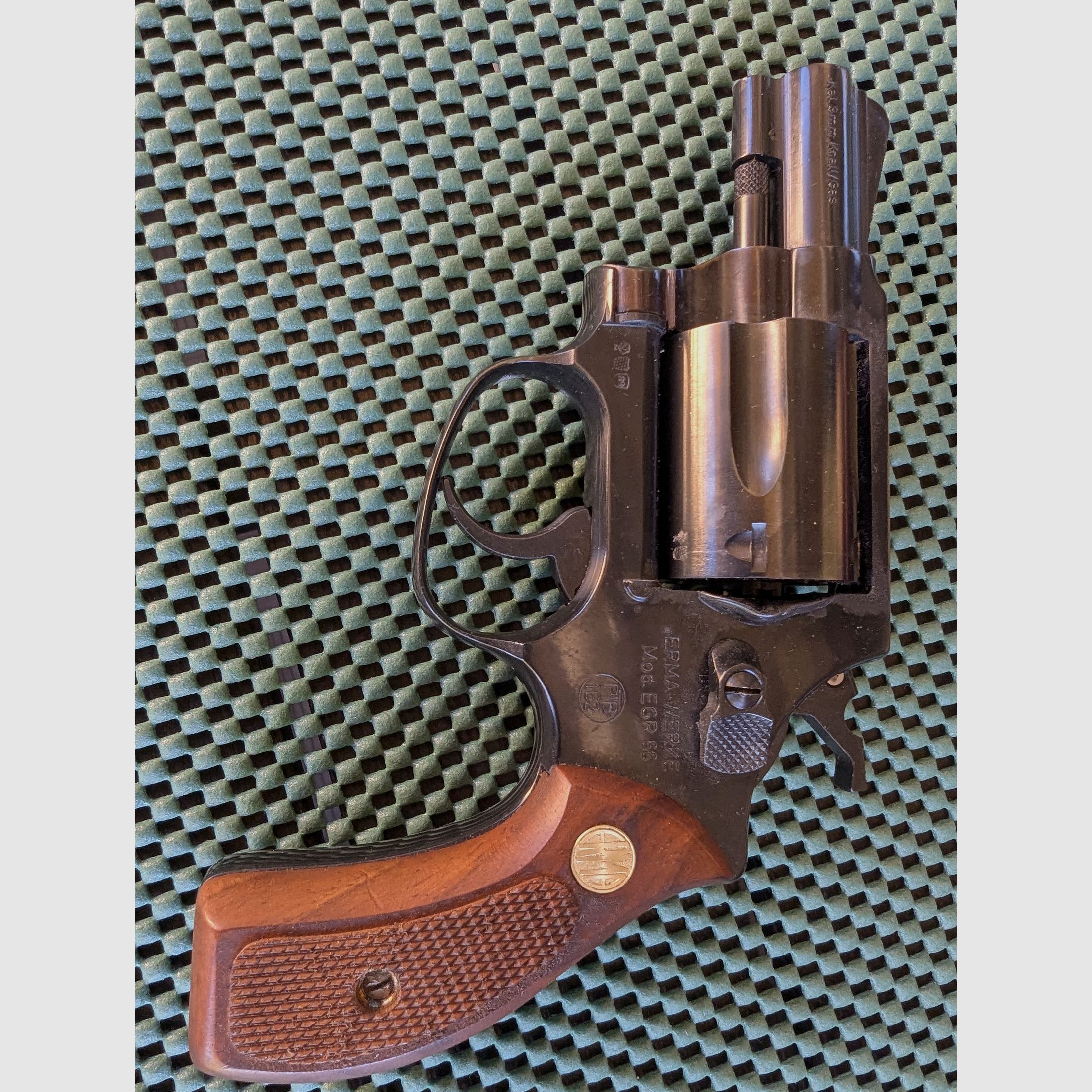 ERMA EGR 66 revolver 9mm gas and blank cartridges with original packaging