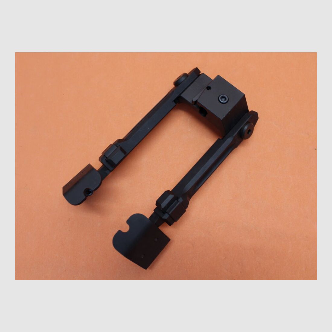 Fortmeier Fortmeier bipod H184 3-P 12:00 height approx. 184 - 235mm aluminum black with height adjustment and skis