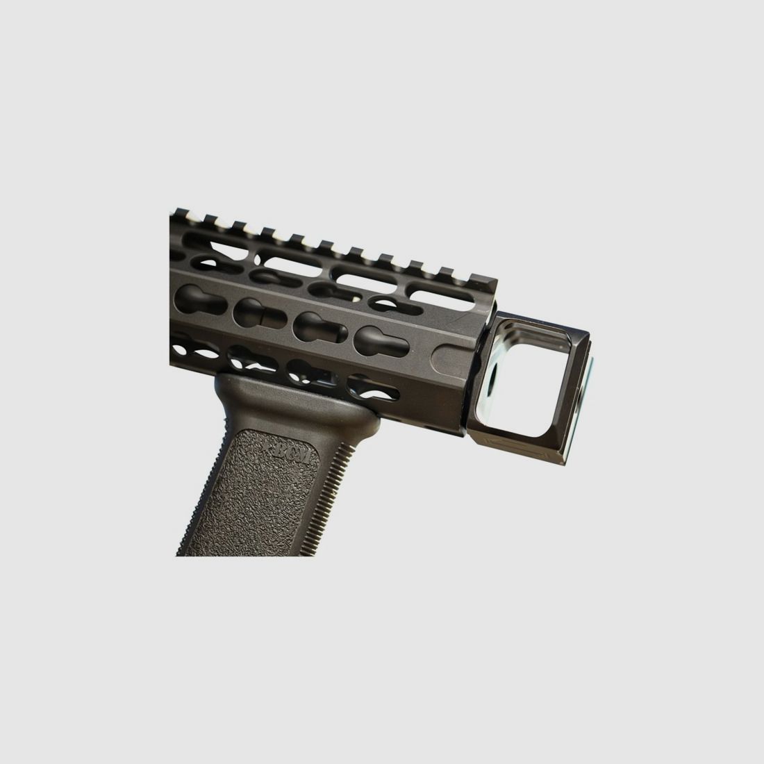 JMAC CUSTOMS Muzzle Brake JMAC CUSTOMS Loud and Flashy 28 Muzzle Brake 1/2X28MM Threads, image 1 of 3