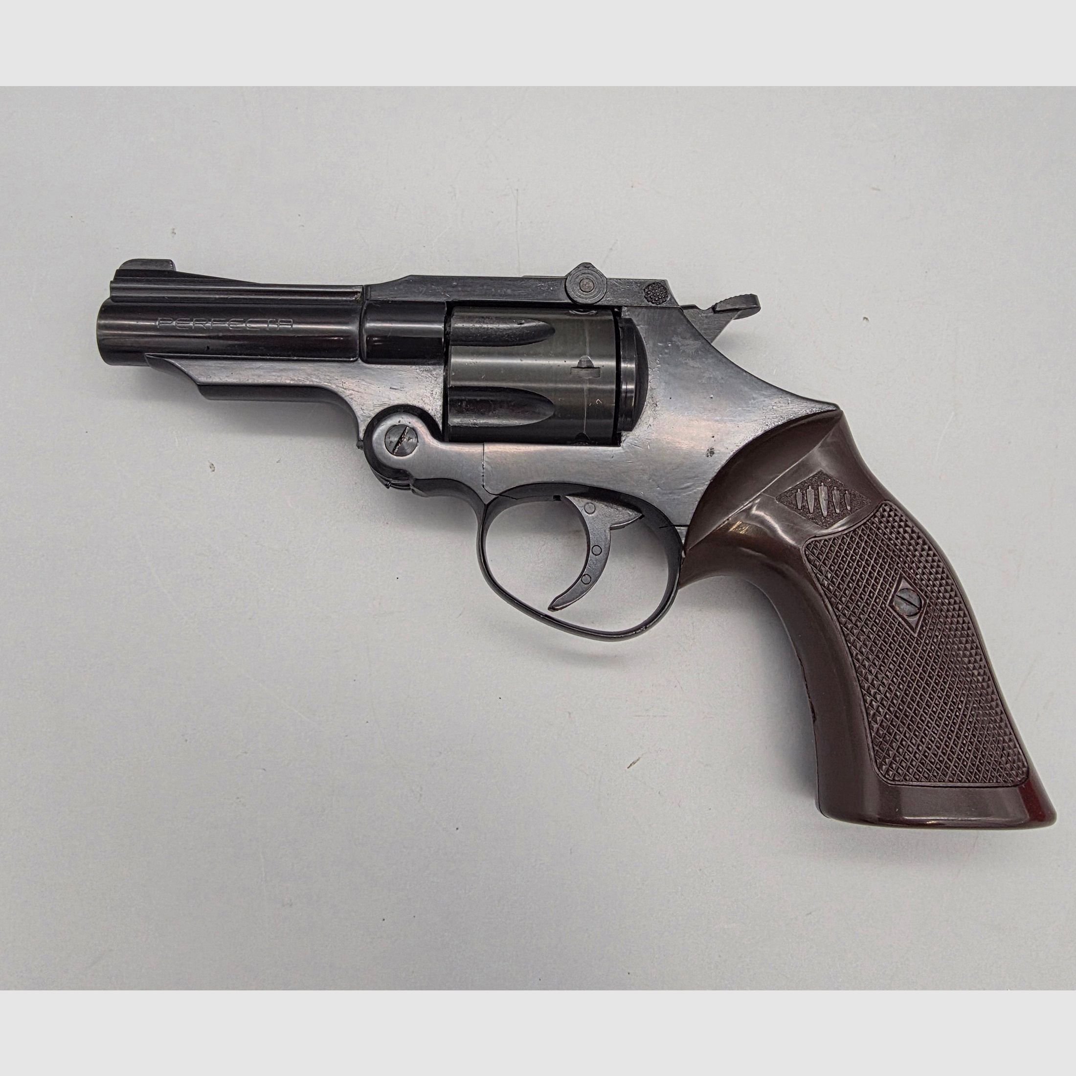 Mayer & Söhne SRS Kipplauf Revolver Perfecta Mod. G en cal. 6mm Flobert del año 1976