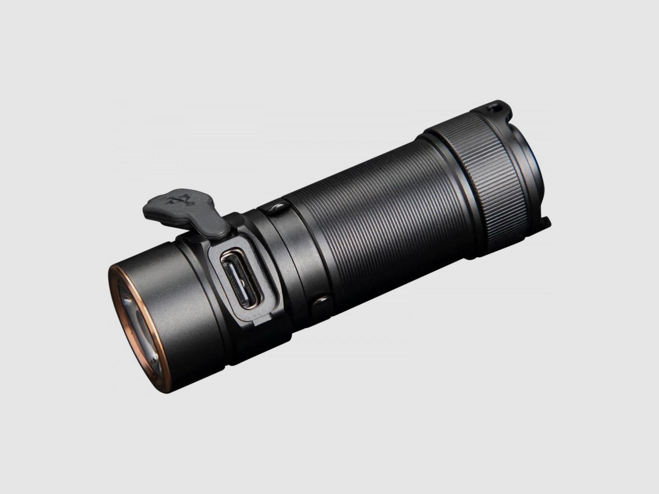 FENIX E18R v2.0, mini lampe de poche EDC rechargeable 1200 lumens 146 m, image 7 sur 14