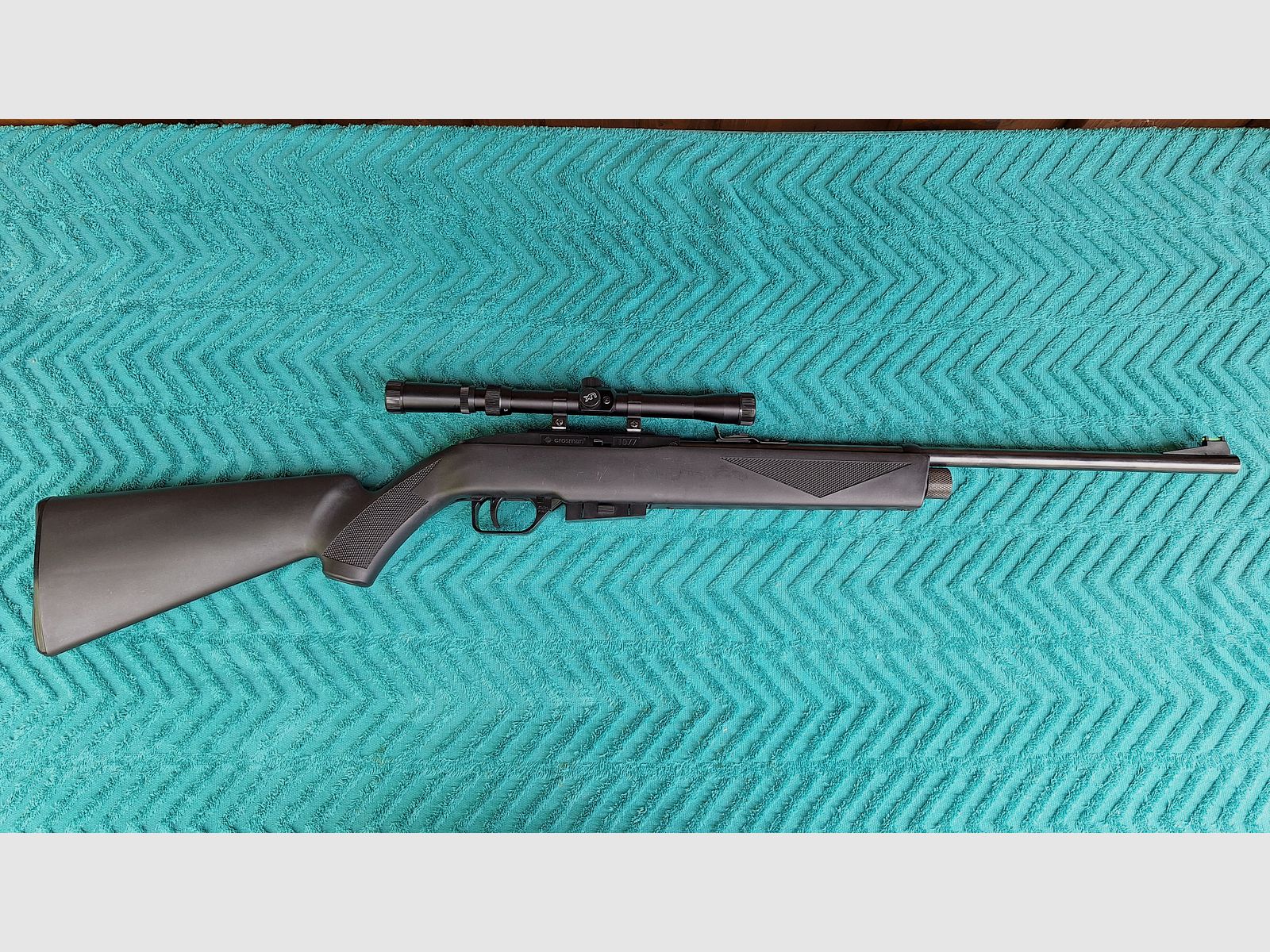 Crosman 1077 Co2 Gewehr 4,5 mm Diabolo mit Zielfernrohr
