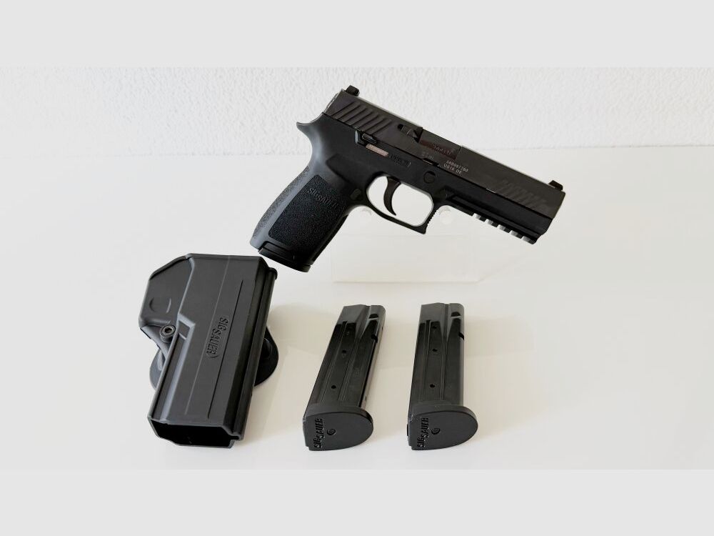 SIG Sauer P320 Fullsize mit Holster und 3 Magazinen 9mmLuger