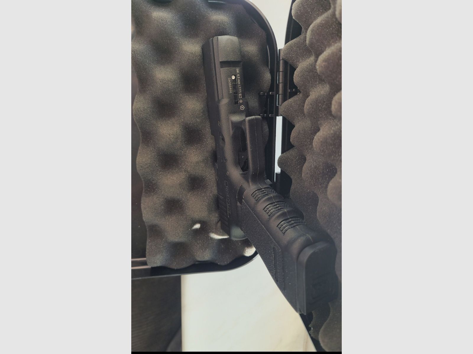 Glock 17 Co2 4.5mm cal. Diabolos/Steel BBs