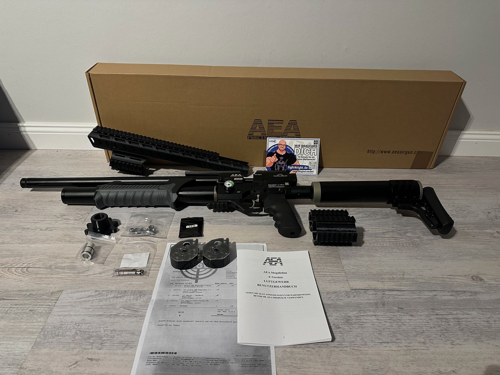 Neue  sofort verfügbar AEA  Megalodon ( Original) mit Rechnung & Zubehör 