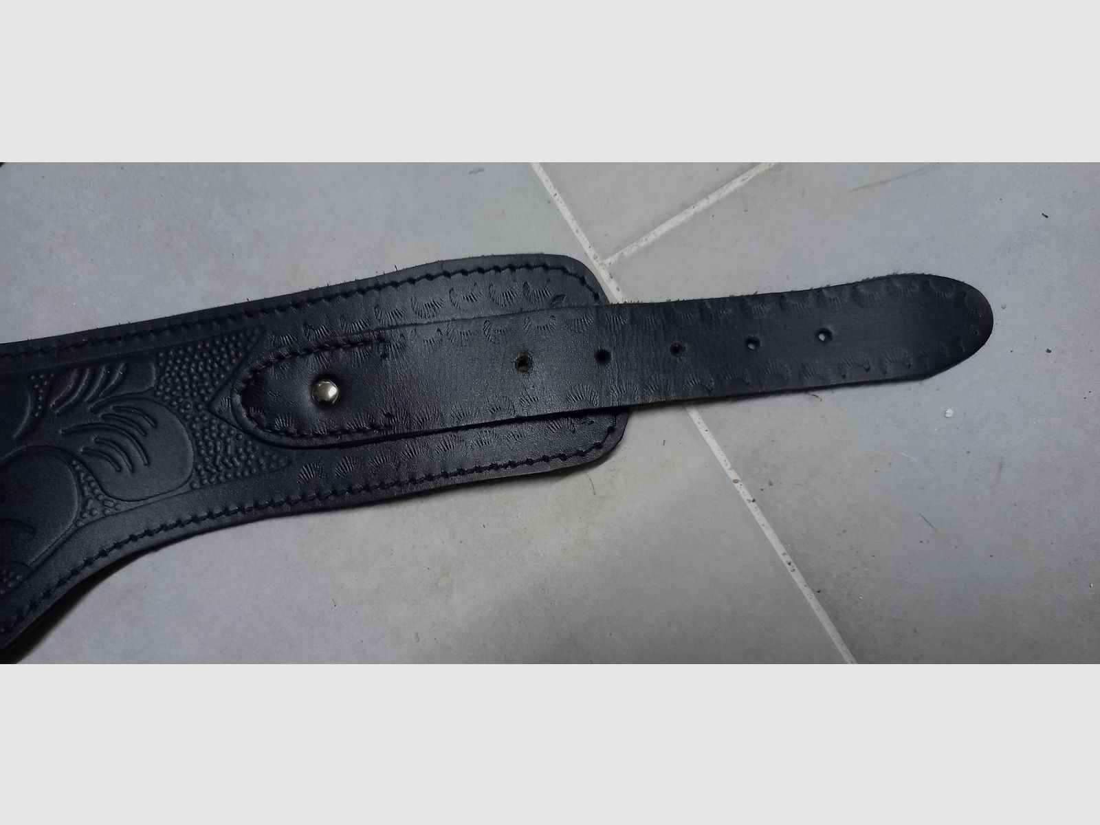 Sehr schöner langer Leder Westerngürtel mit Halfter 