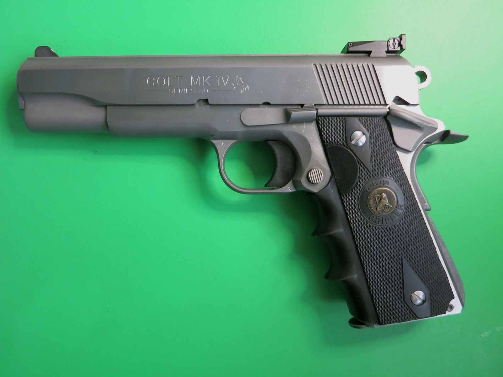 Colt Goverment MK VI Series 80, .45 AUTO, 5" Lauf, Edelstahl (Stainless), Pachmayr-Griff   #18