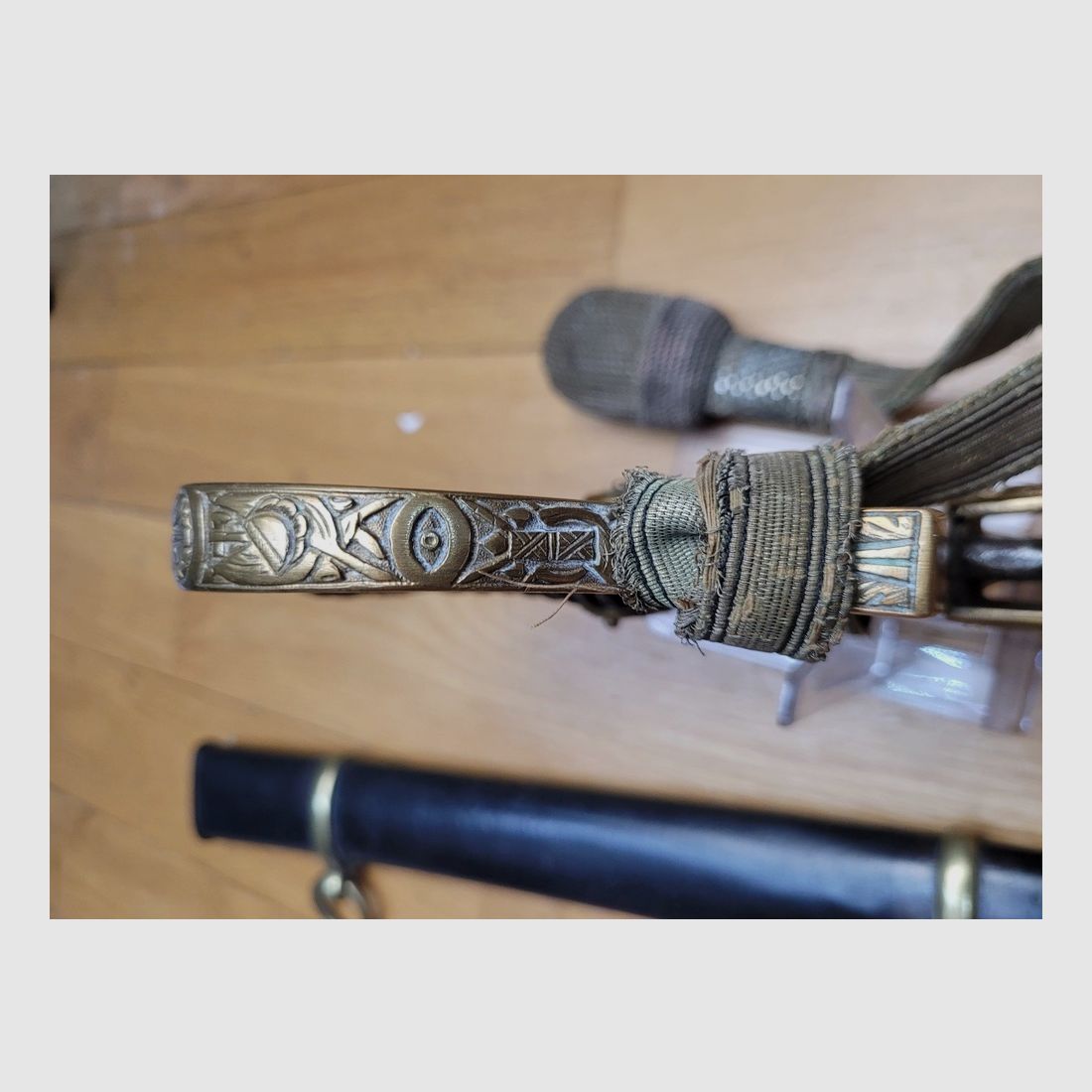 Beau sabre allemand d&rsquo;officier de cavalerie – Très bonne lame courbe à contre pointe – Dragonne de tenue de sortie pour officier saxon – TBE global, image 25 sur 25