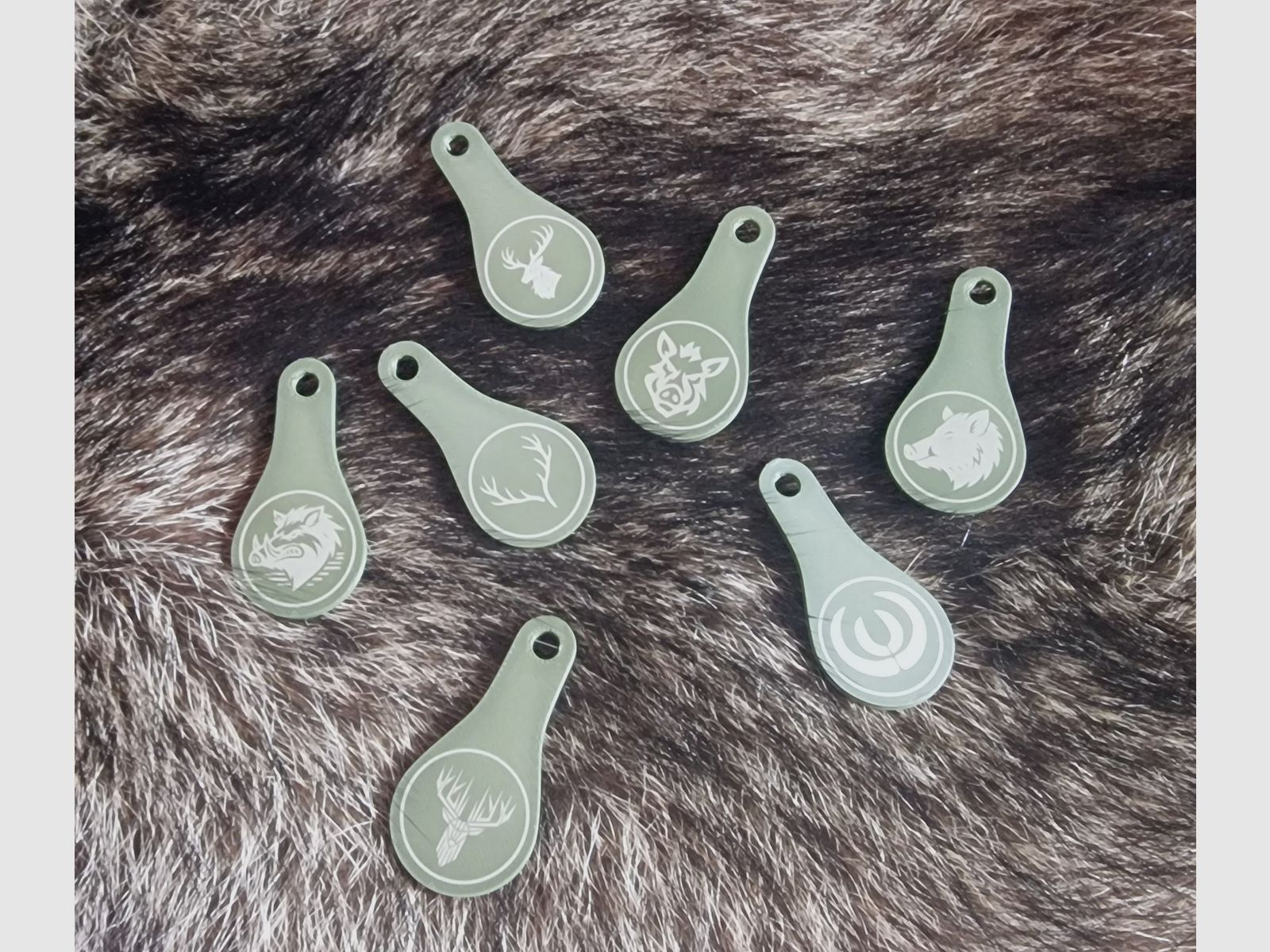 Einkaufswagenöffner mit jagdlichen Motiven