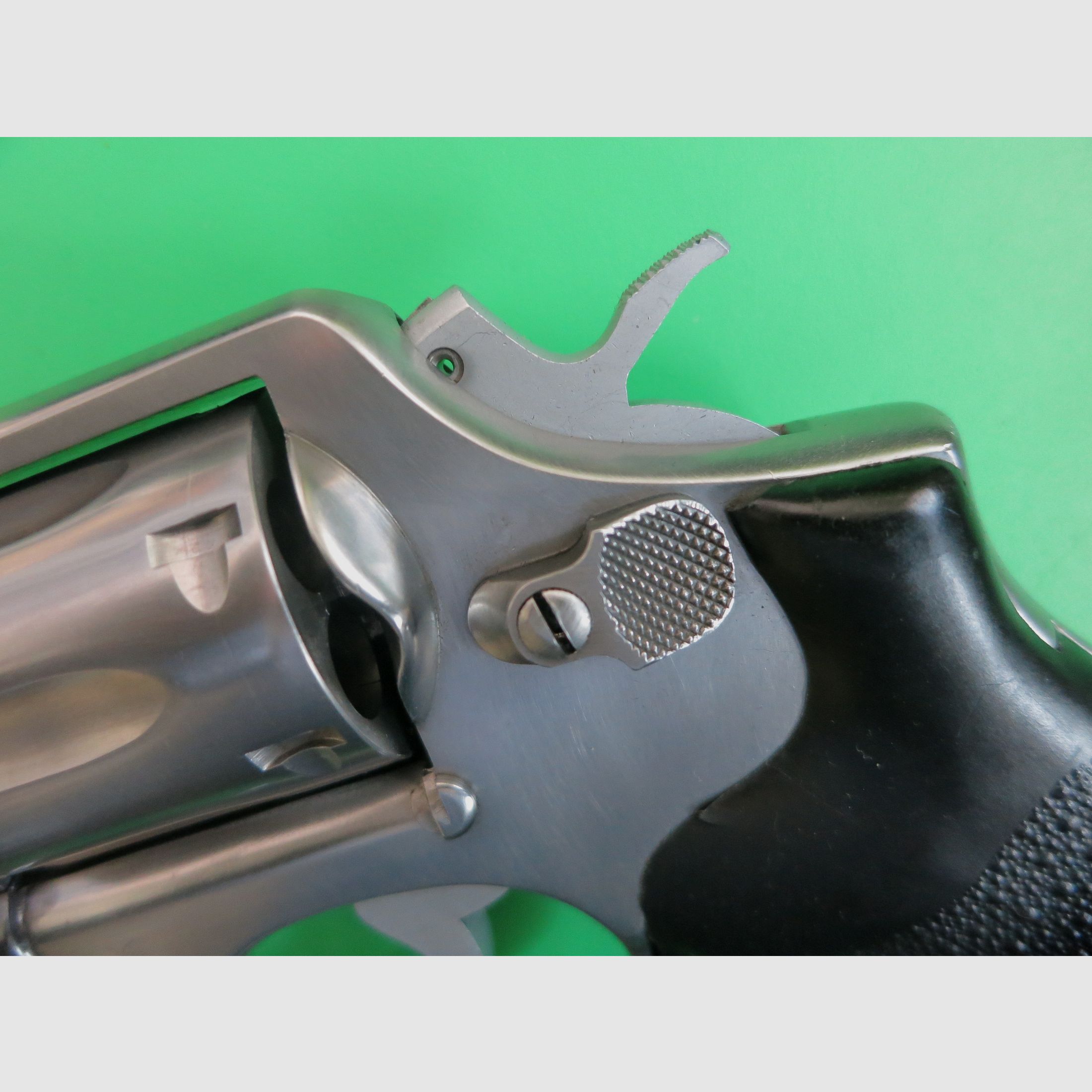 Smith&Wesson Mod. 64, .38 Special, 2" barrel, stainless, HOGUE-Monogrip, Fangschuß   #91