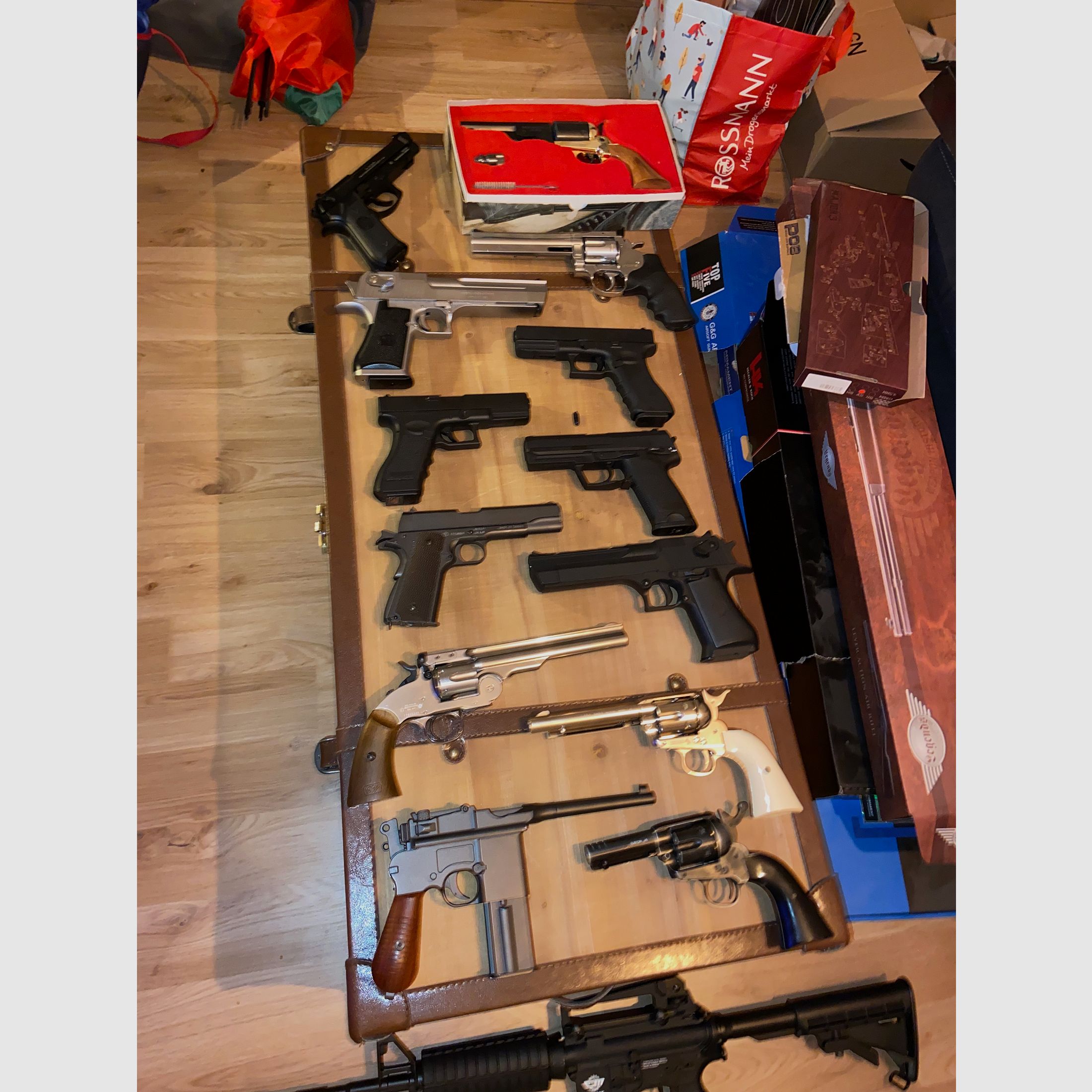 Softair Sammlung zu verkaufen (Gewehre / Pistolen / Zubehör)