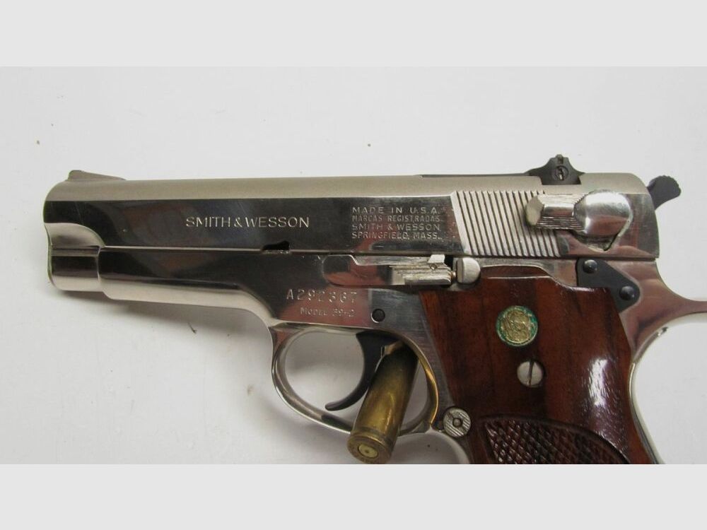 Sammlerstück vernickelt, Smith & Wesson Modell 39-2, 9mmLuger 9mmLuger