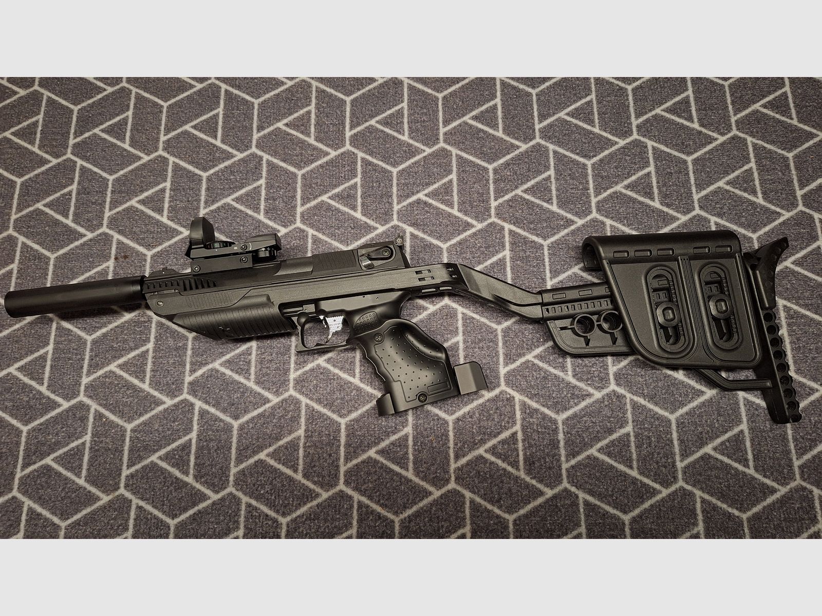 Zoraki HP01 Rechtshänder mit Reddot, Schalldämpfer und Anschlagschaft