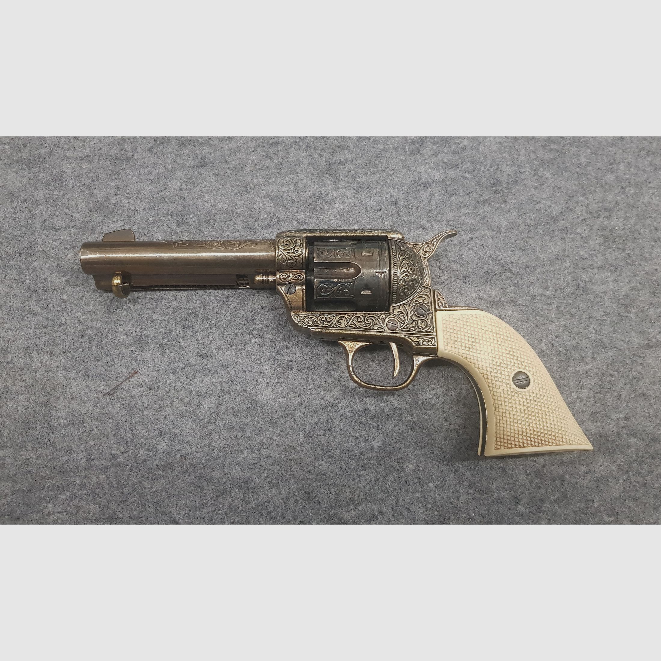 Peacemaker 45 Western Revolver Single Action Magnum Derringer  Deko Modell Denix Kavallerie USA 1873