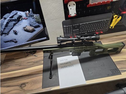 Well Russian Tactical (MB4409D) Feder-Repetiergewehr mit Zweibein und Zielfernrohr