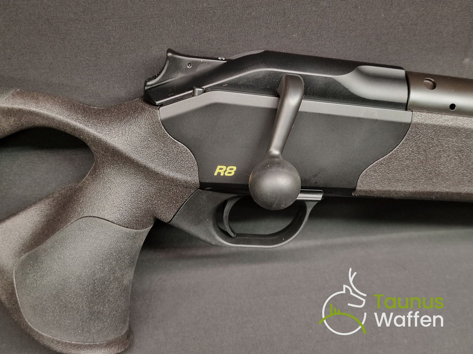 Repetierbüchse Blaser R8 Ultimate Silence im Kal. 308 Win sofort verfügbar bei taunus-waffen.de