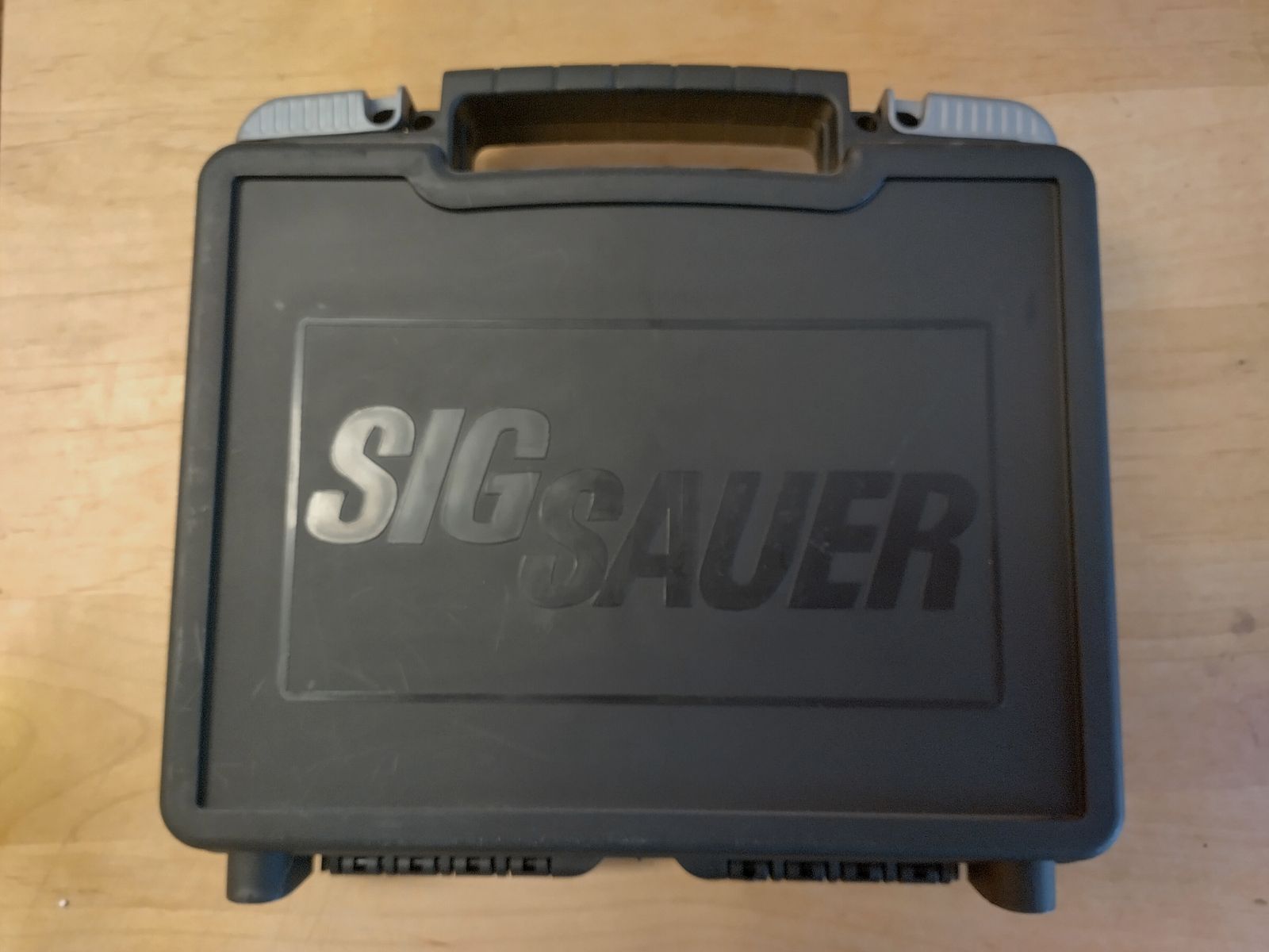 <SIG SAUER P320 Compact Cal. 9 mm Luger: Like new and available immediately!
