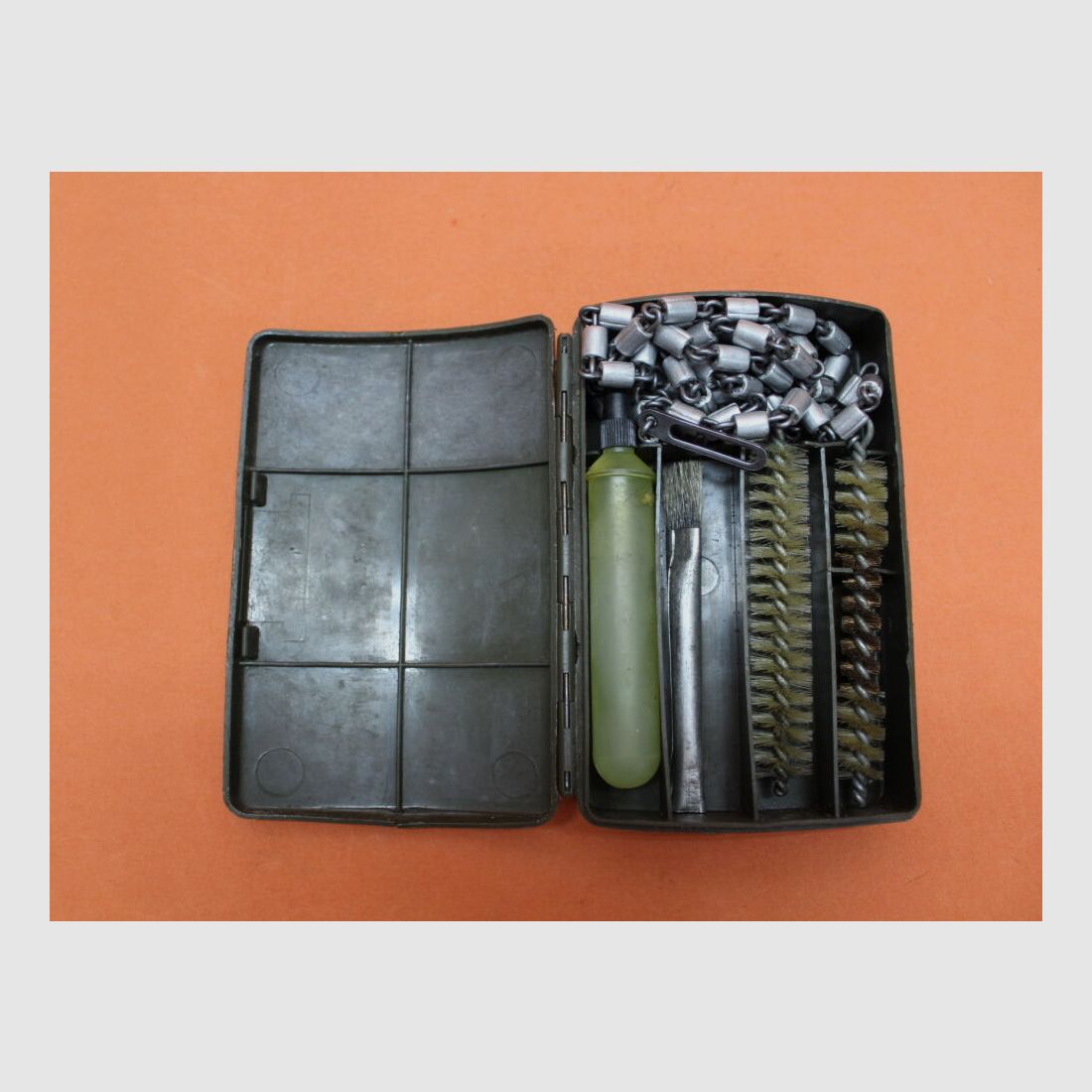 BUND SURPLUS Heckler&Koch/H&K HK G3: Reinigungsgerät BUND 7,62mm Putzzeug mit Reinigungskette/ Kunststoffdose