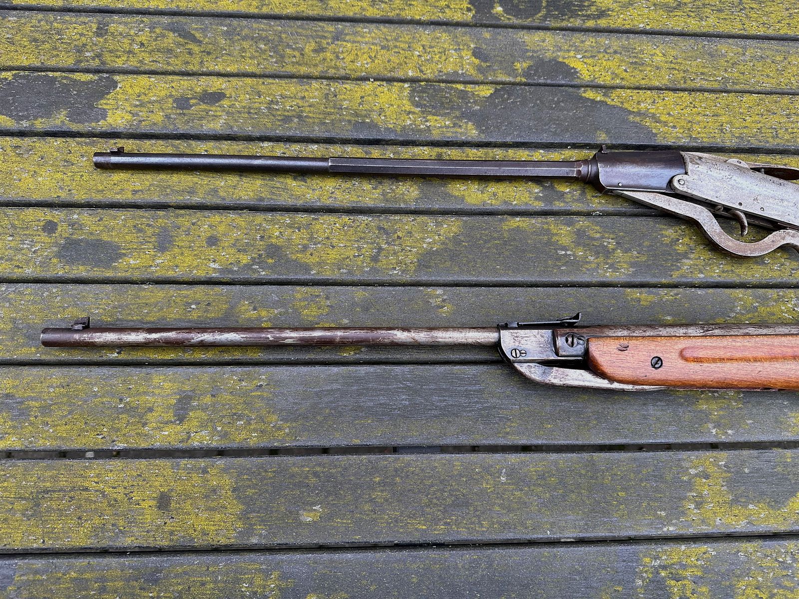 2 pièces de vieux fusil à air comprimé Knicker Diana 25 RDA et avant 1945 D.R.G.M. provenant d'une succession