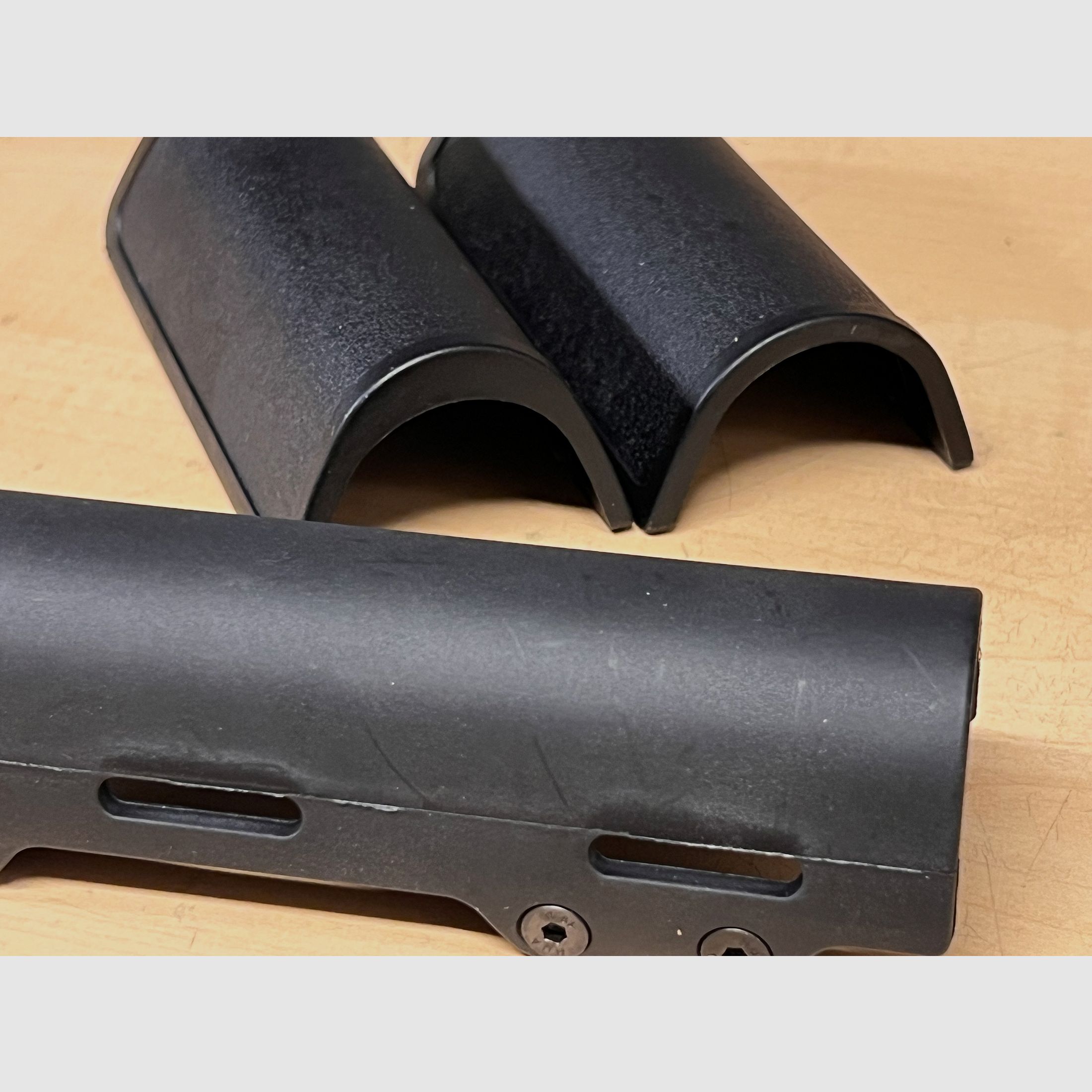 Erhöhung für Schulterstütze für M 4 / AR 15 Modelle in Schwarz