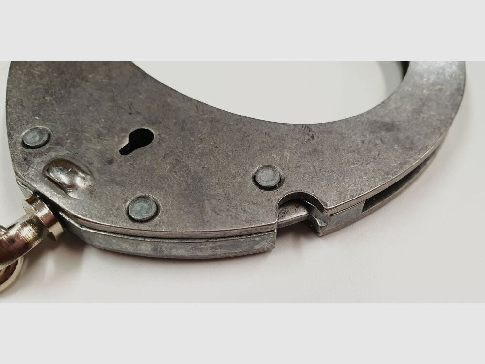 CLEJUSO Clemen & Jung e.K. Handfessel CLEJUSO No. 12 INOX , rostfreie Edelstahl Handschelle, Made in Germany, gebraucht