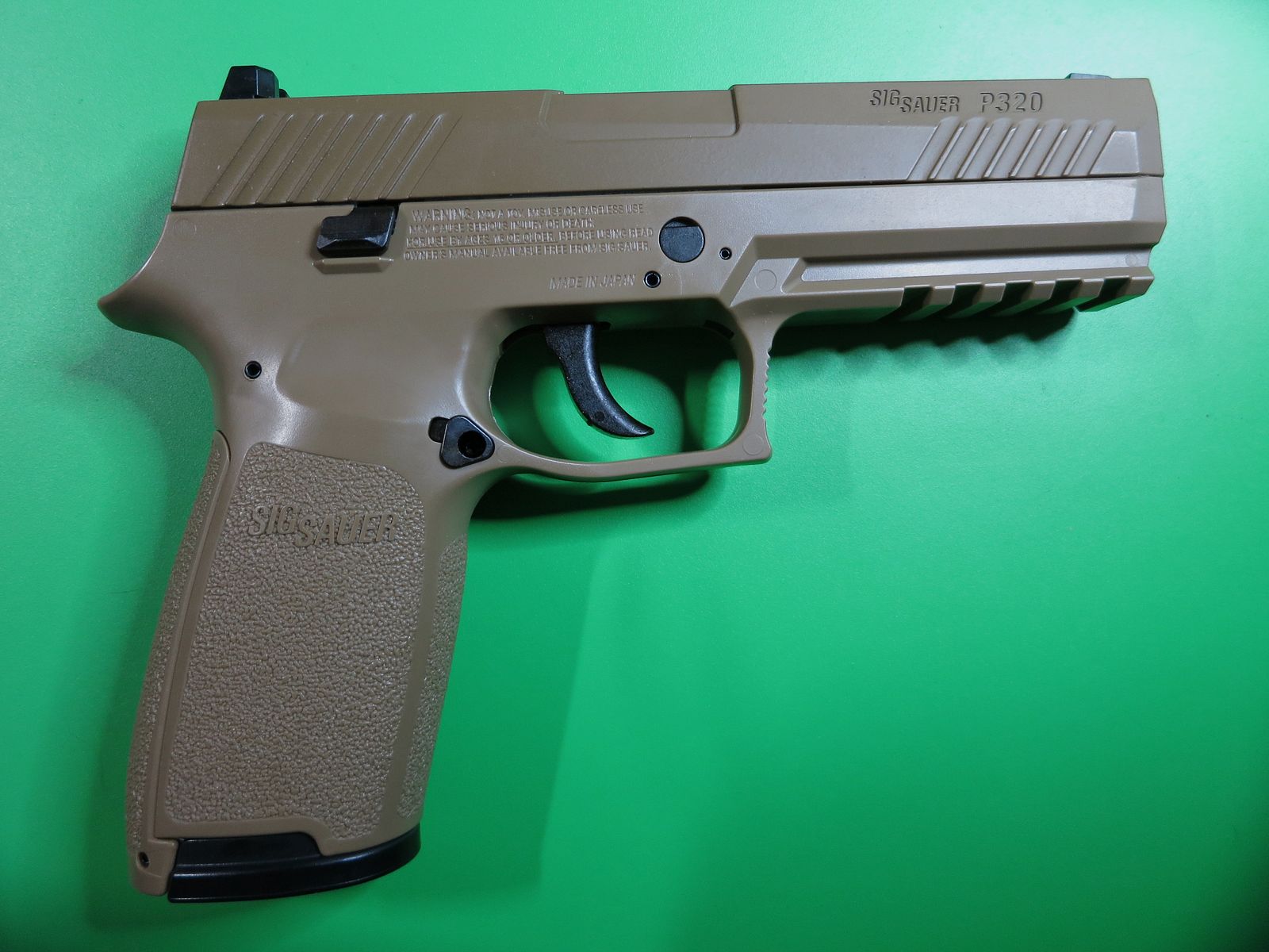 SIG SAUER P320, Blow Back 4.5 mm Diabolo Co2 pistol, Coyote Tan, training pistol, like new! #15