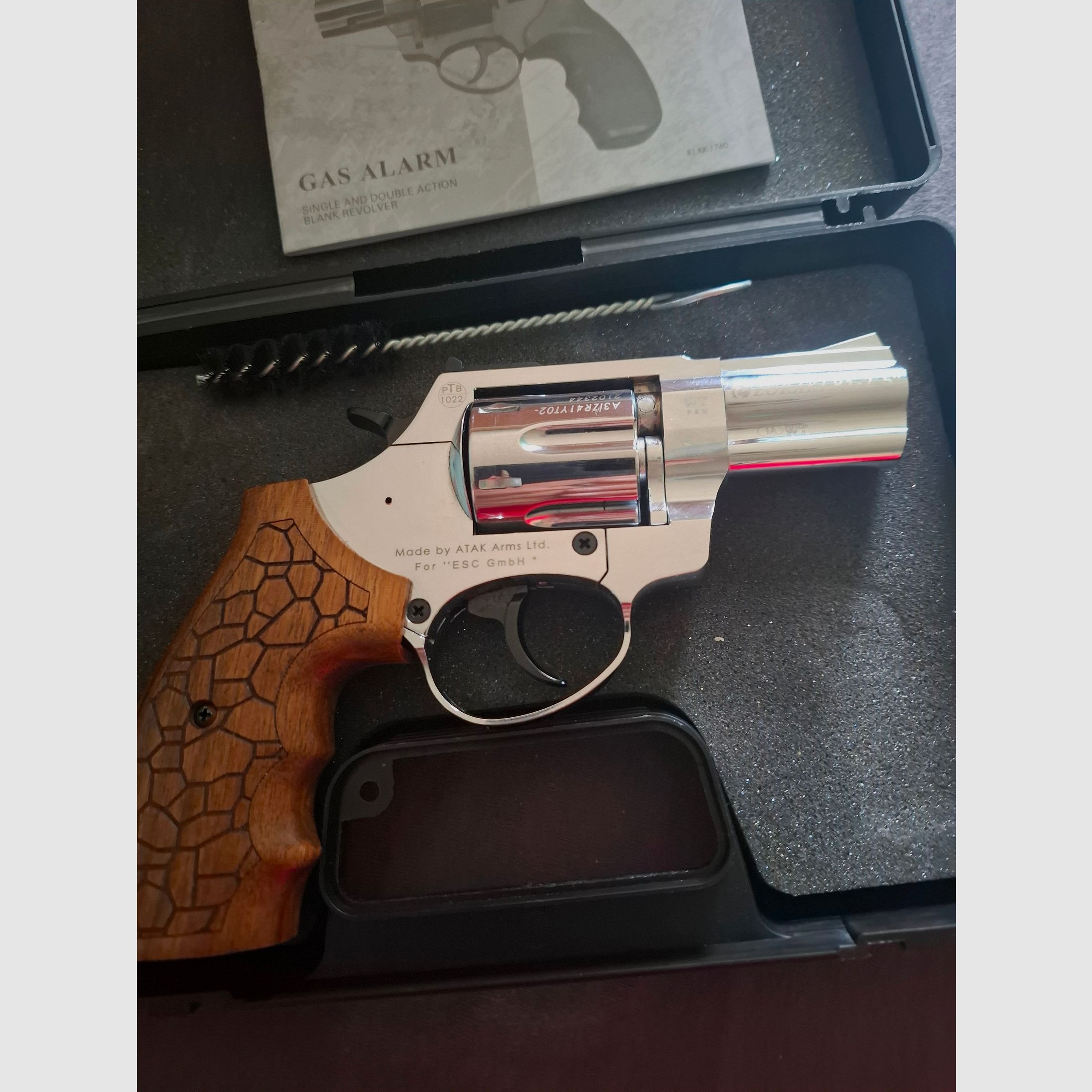 Zoraki R1 2.5" chrome 9mm RK with real wood grip panels plus black combat grip panels