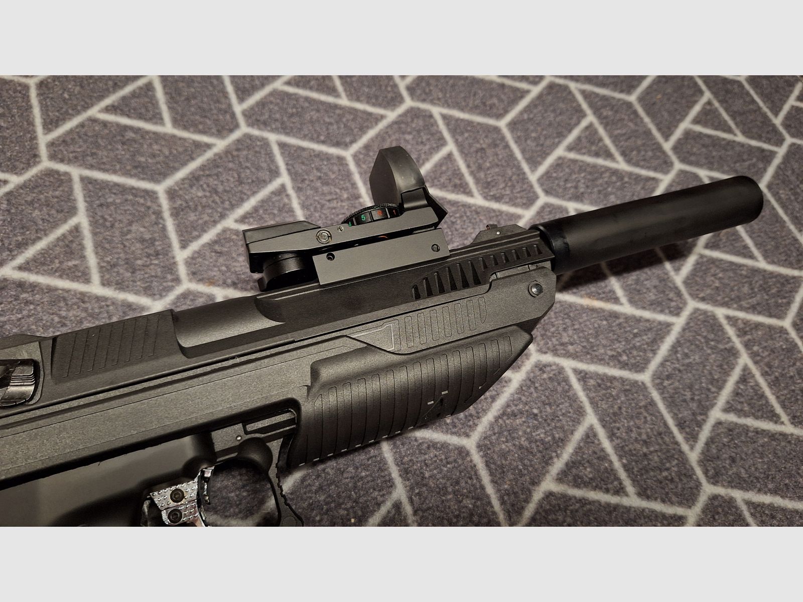 Zoraki HP01 Rechtshänder mit Reddot, Schalldämpfer und Anschlagschaft