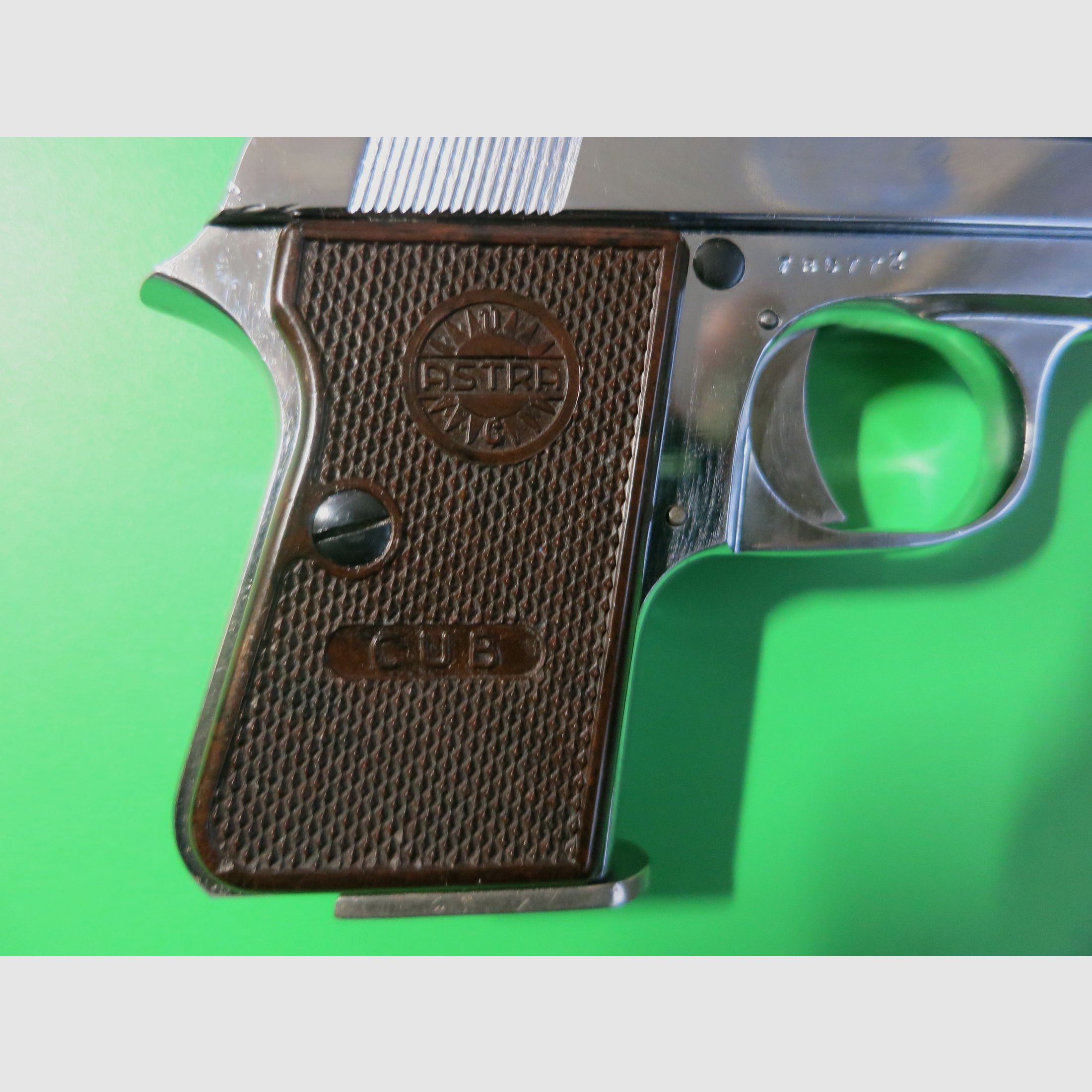 Astra-Unceta Y, CUB, Kal. 6,35 mm Browning, Nickel Sonderserie   #56