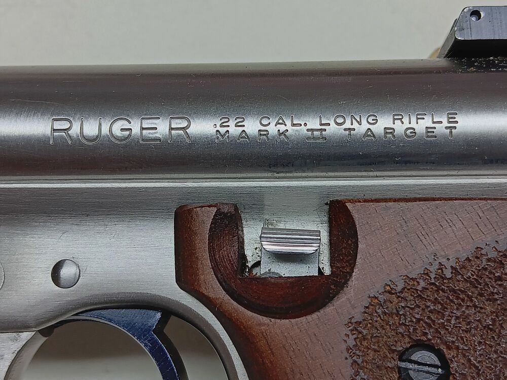 Sturm , Ruger & Co. Inc. Southport , Conn. USA Mark II - Target Stainless