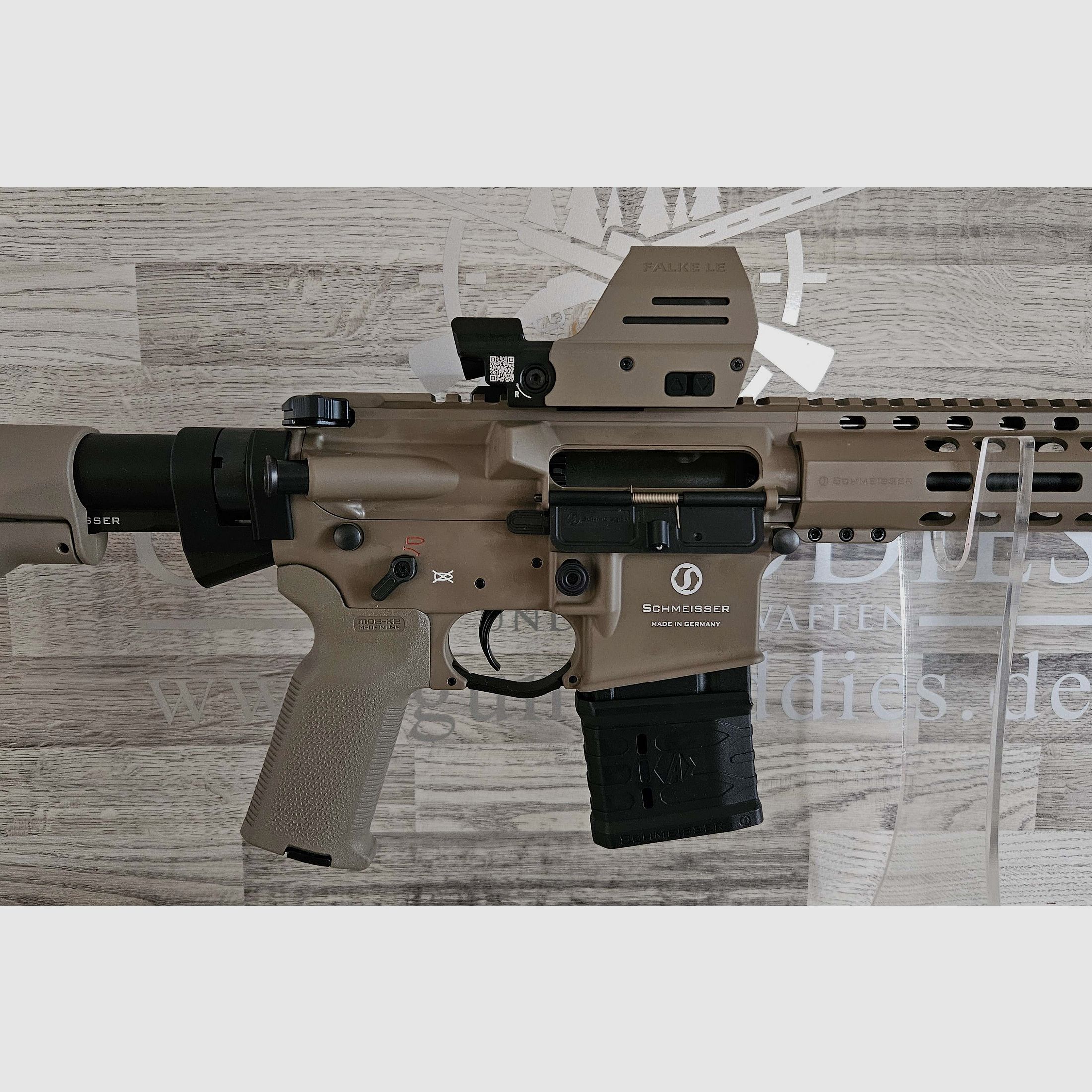 Schmeisser AR15 M4FL 14.5" FDE special model MAGPUL cal. .223Rem with optics - free shipping - new goods from specialist trade