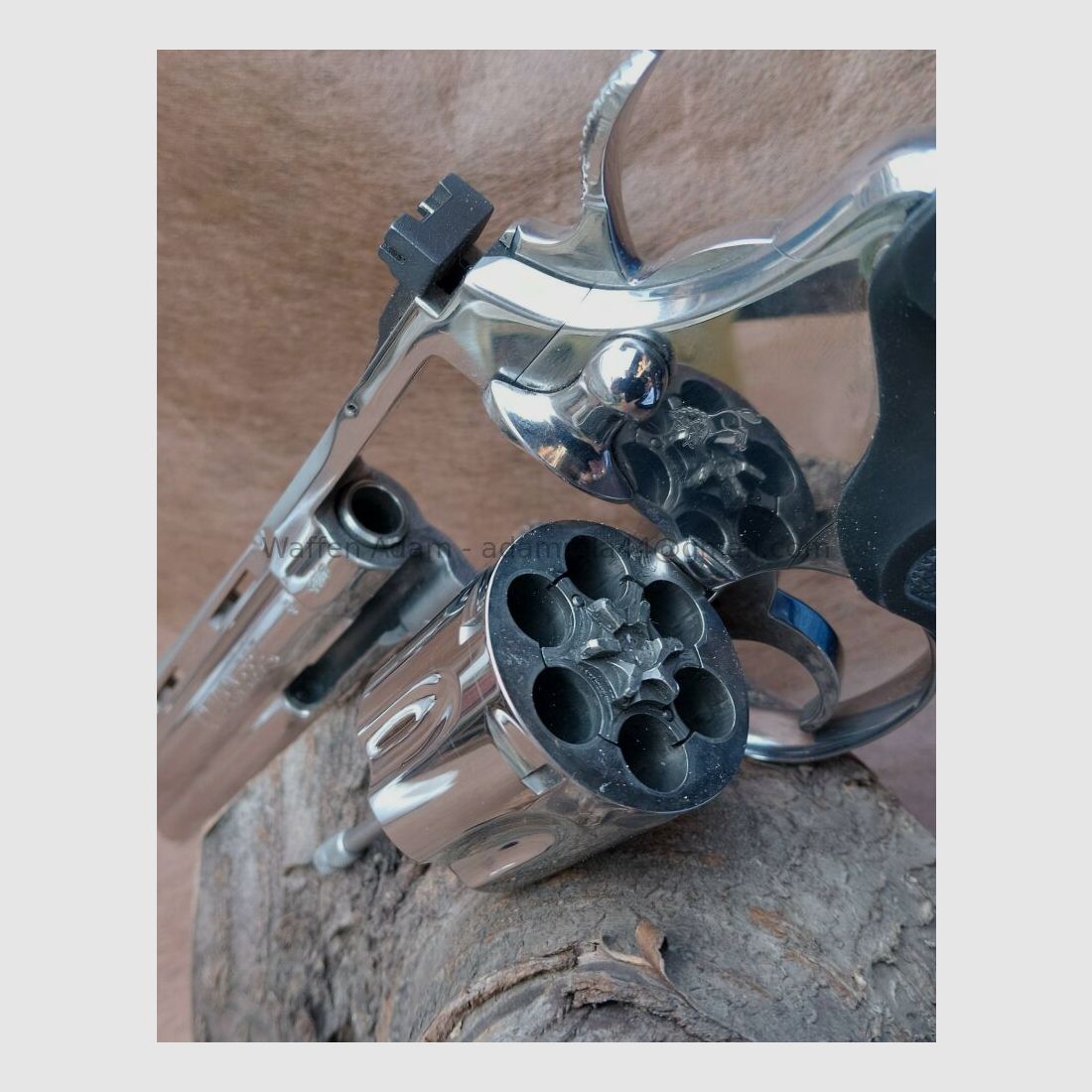 Colt Python 6 cali 6 cali Polerowany ze stali nierdzewnej