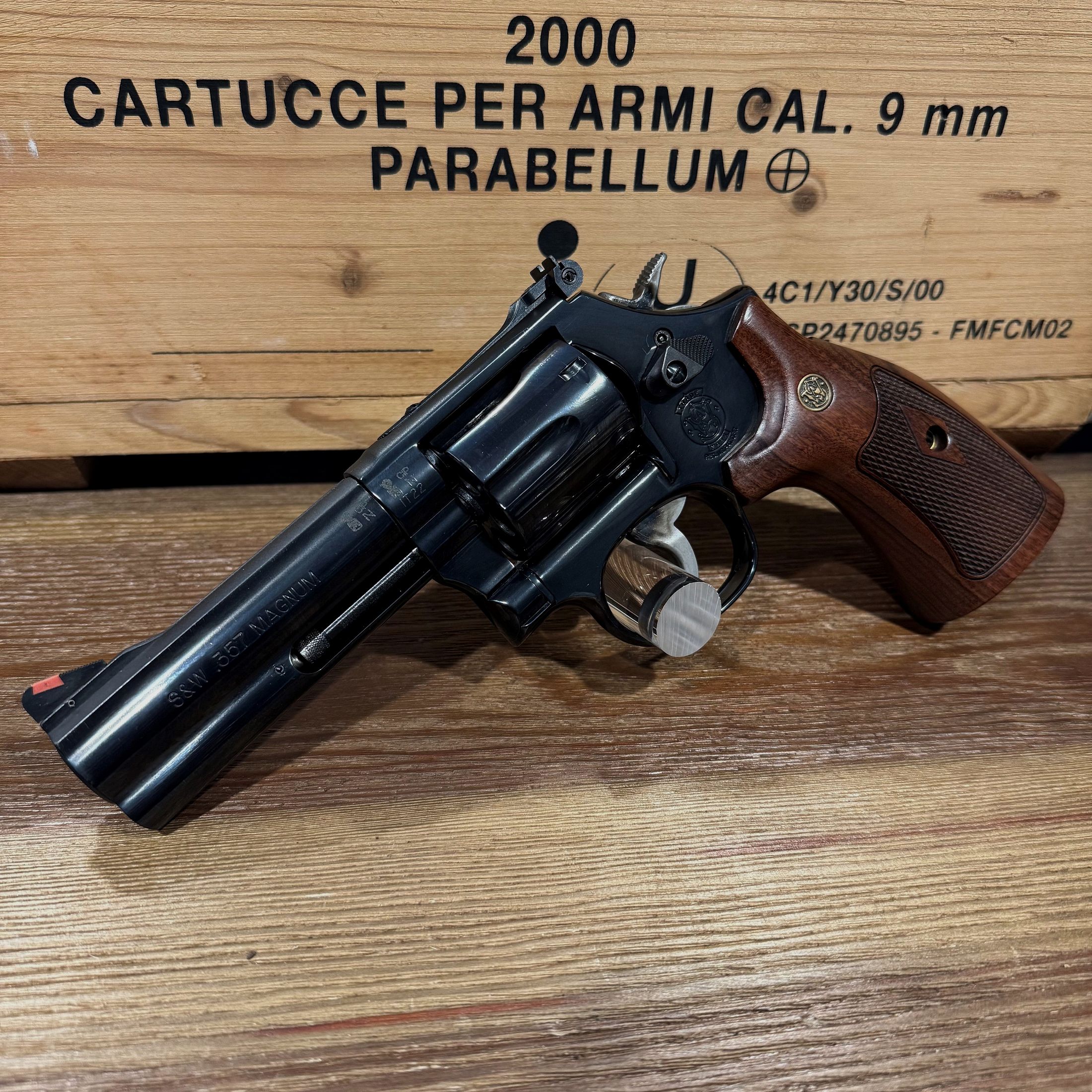 SMITH & WESSON REVOLVER 586-8 CAL.357 MAGNUM, afbeelding 1 van 7