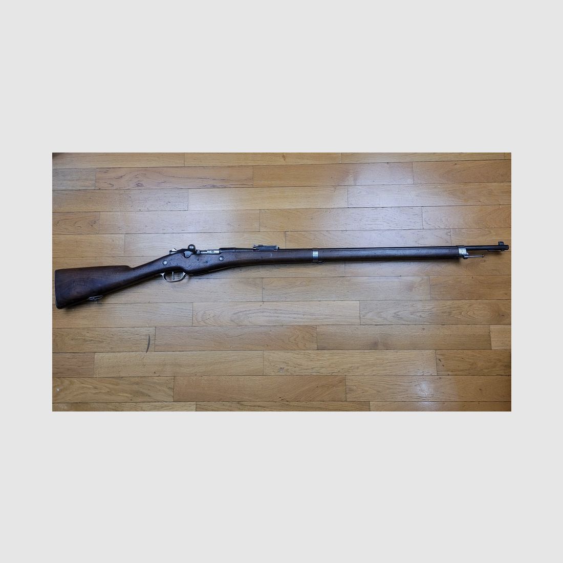 Gutes Gewehr Berthier – Modell 07/15 – nicht modifiziert 1916 – Waffe mit 3 Schüssen von 1917 – Delaunay Belleville Werke – Kal. 8×51 Lebel – Sehr guter Lauf – Gewehrriemen – 1 Magazin -TBE, Bild 14 von 27