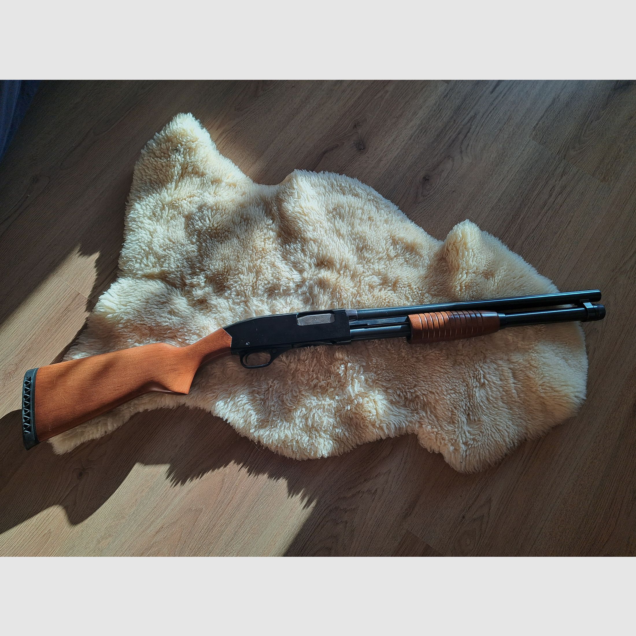 Vorderschaftrepetierflinte Winchester Defender 1300  LL 45cm im Kaliber 12/76 Kat. C