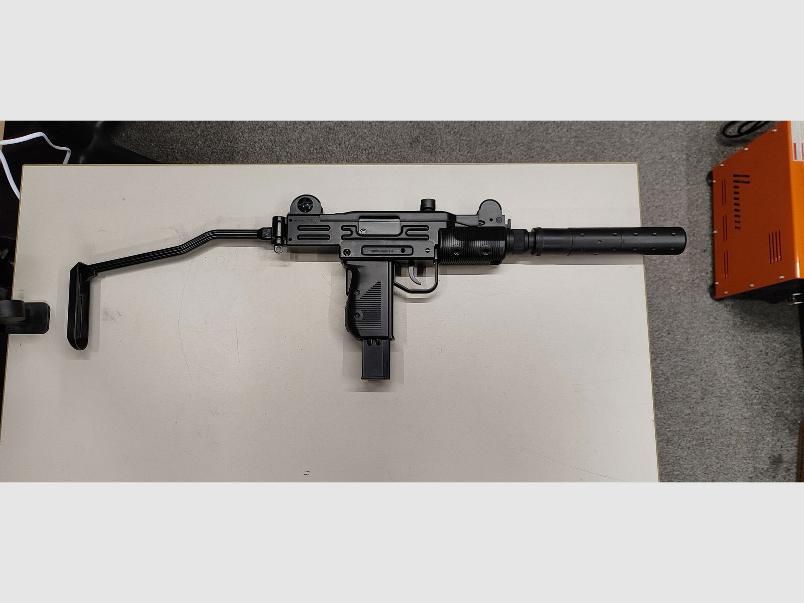 IWI UZI submachine gun CO2 4.5mm BB steel or plastic