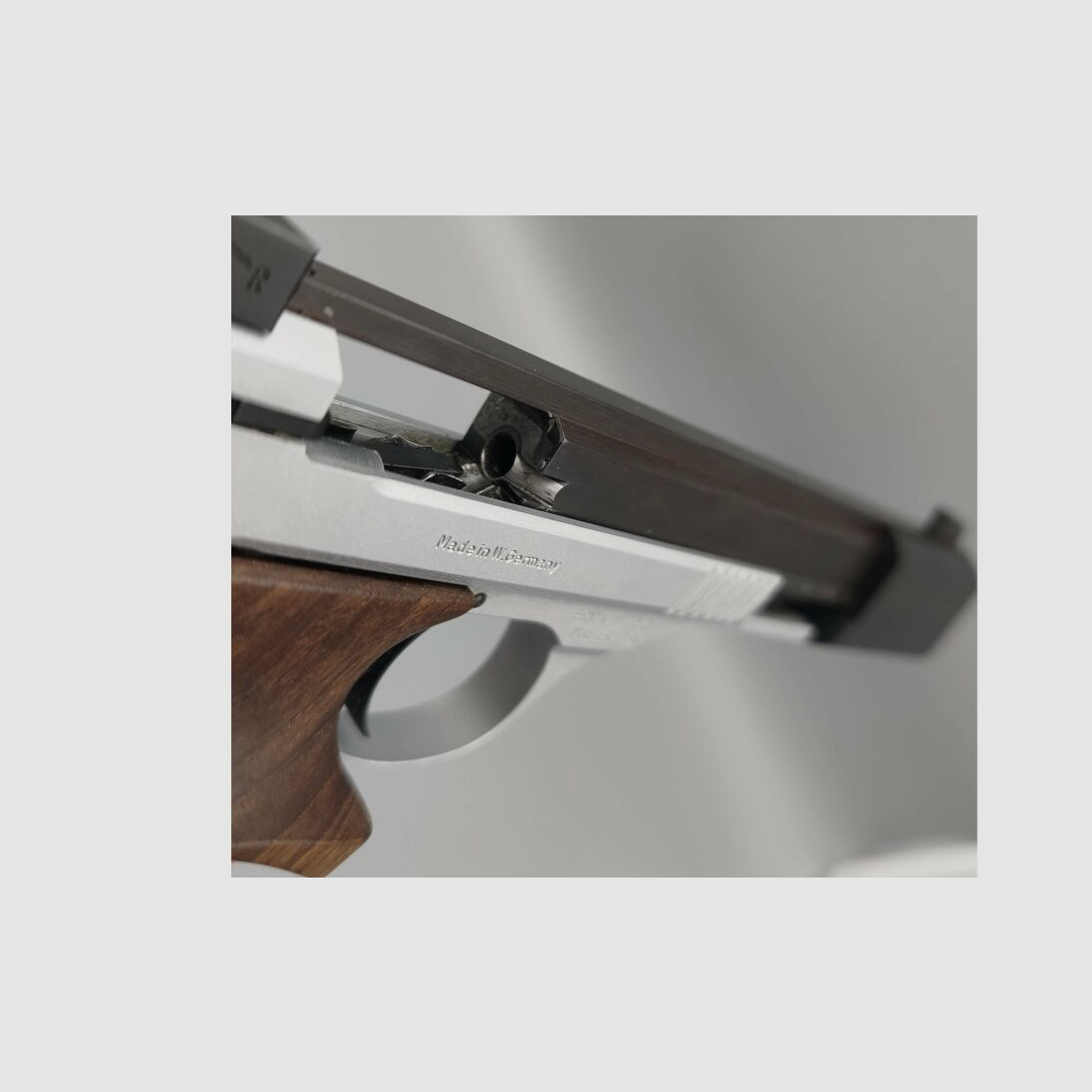 Erma ESP 85A Pistola Deportiva KK Bicolor con Empuñadura Nill Form .22lr