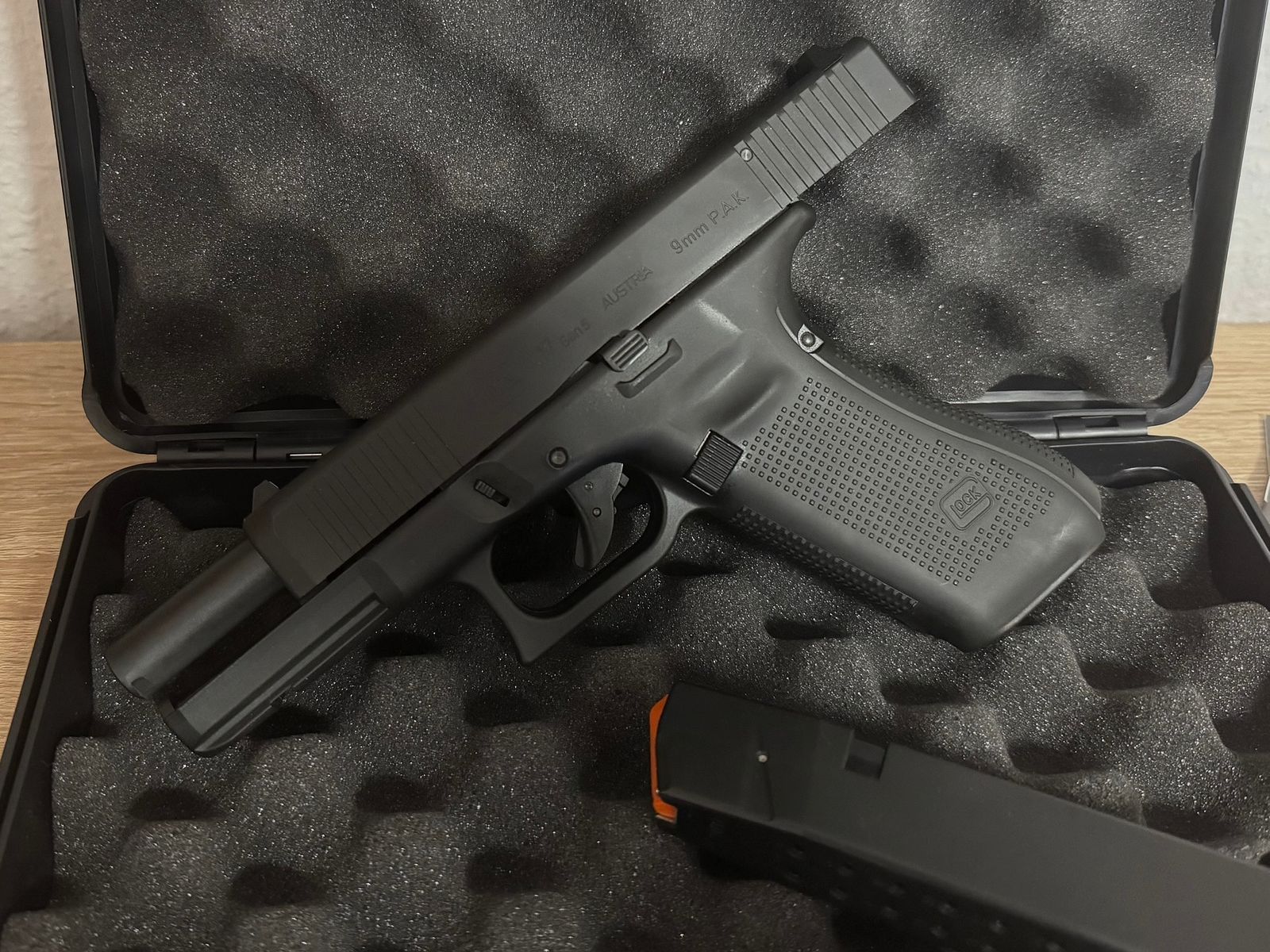 Glock 17 Gen5 pistola de fogueo 9mm P.A.K.