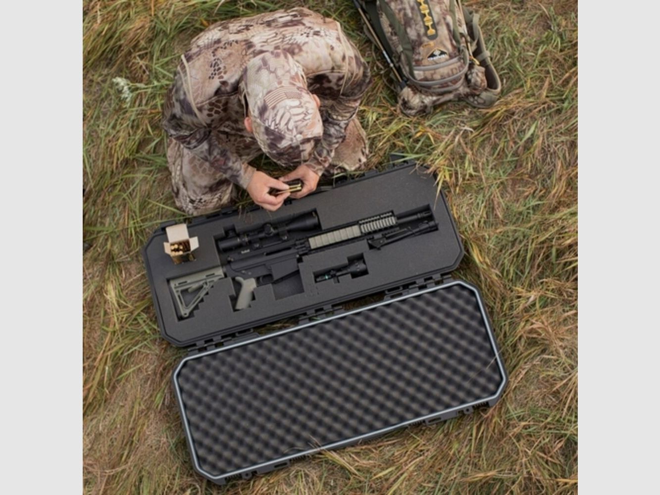 Plano Langwaffenkoffer Allweather 2-Serie für 1 zerlegbare Langwaffe mit Zieloptik