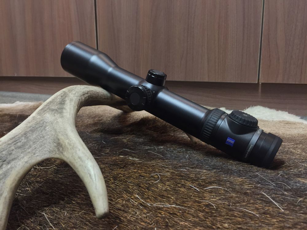 Zeiss Victory V8 1,8-14x50 M, met rail
