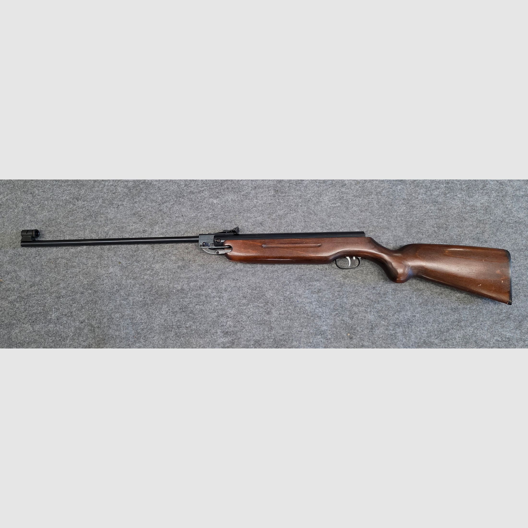 Weihrauch HW 35 z 1970 r. z oznaczeniem F, karabinek łamany, wiatrówka kaliber 4,5 mm HW35